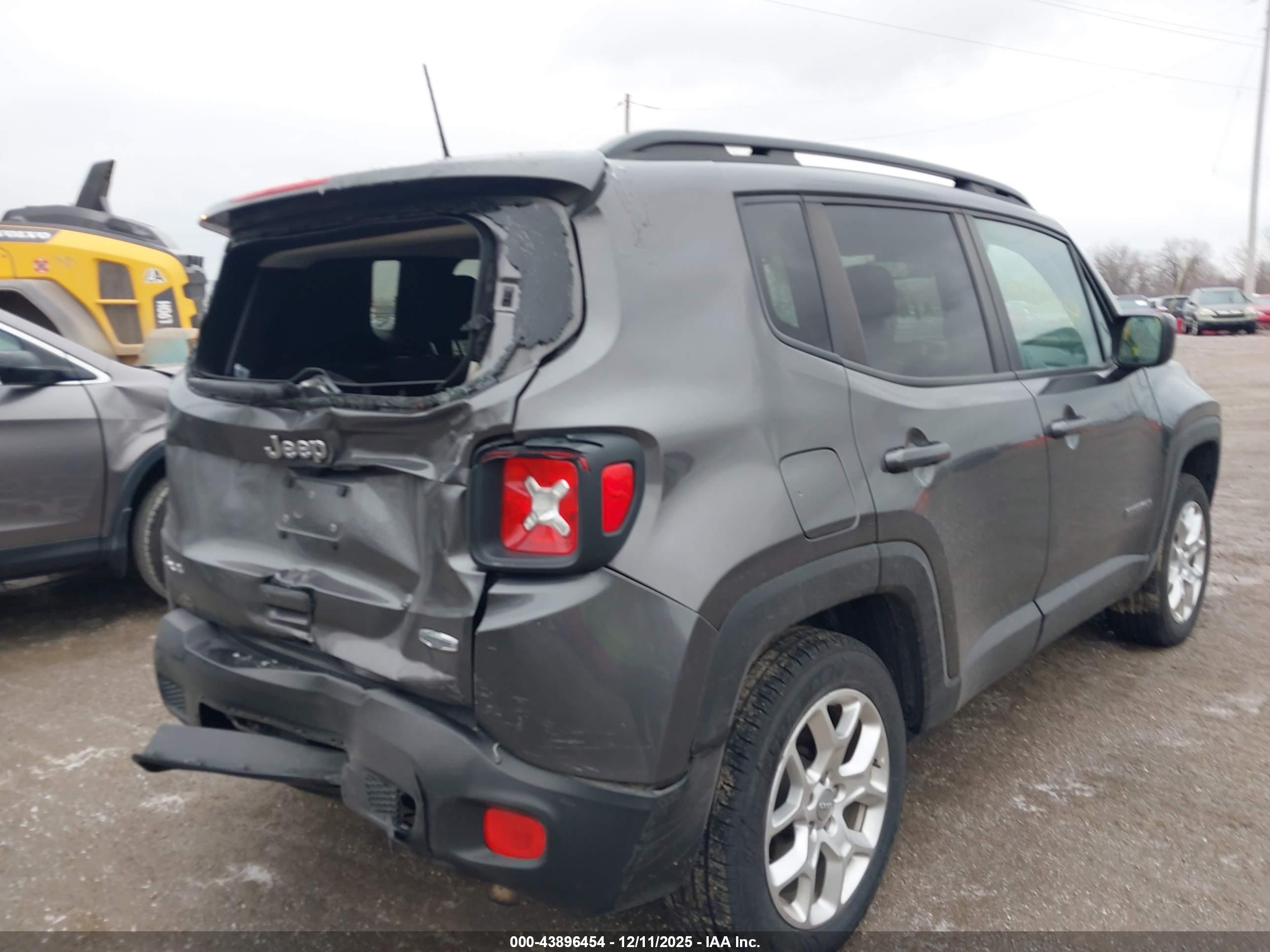 JEEP RENEGADE image 4