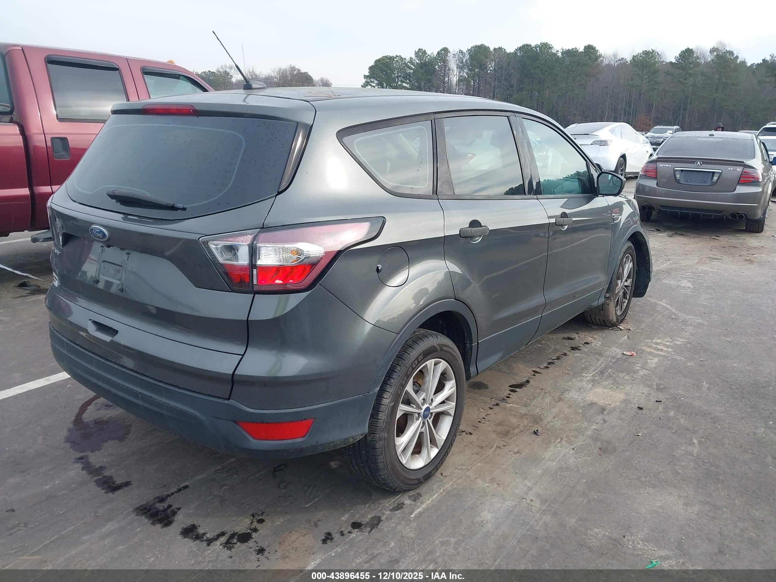 FORD ESCAPE image 4