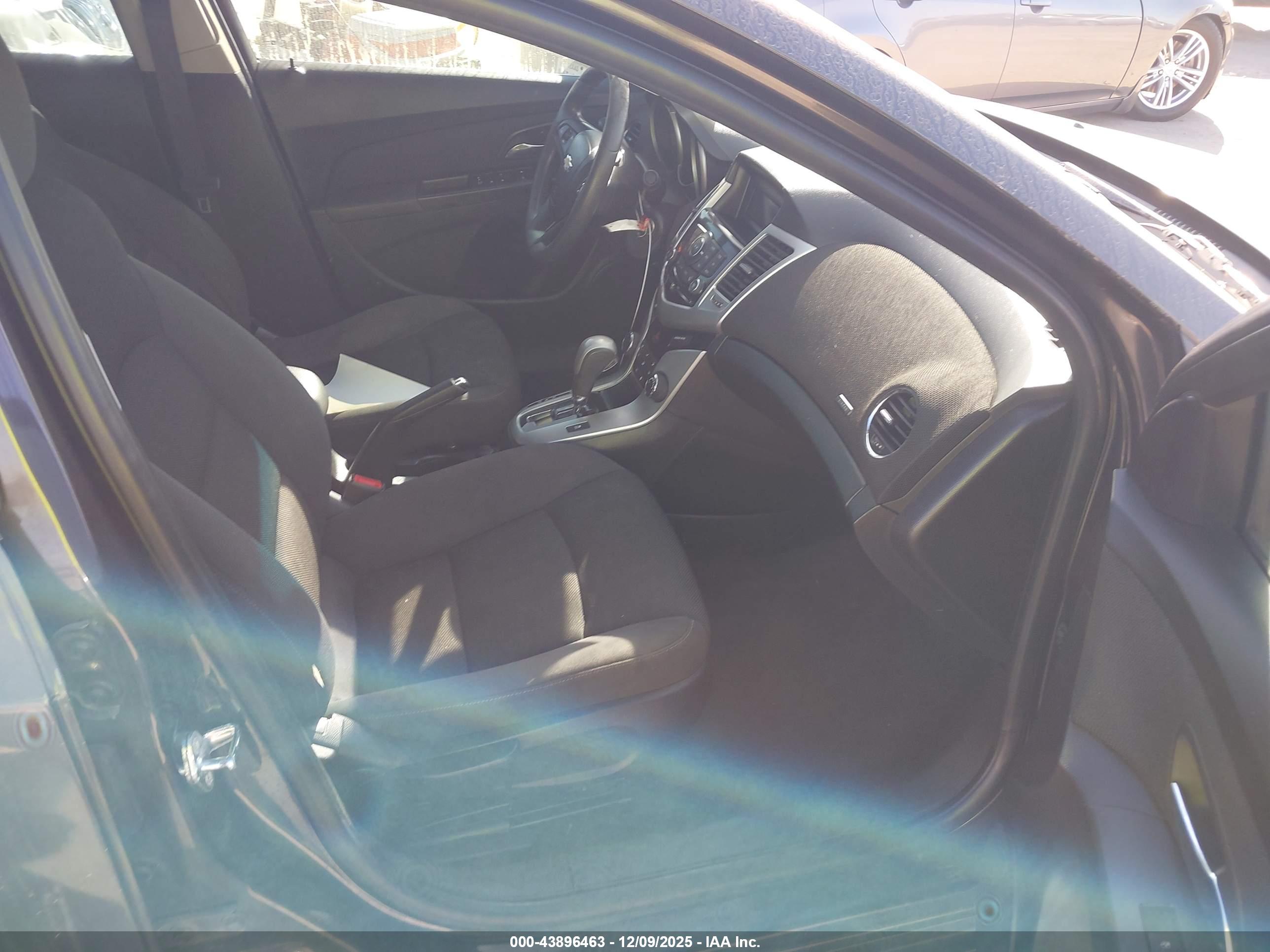 CHEVROLET CRUZE image 5