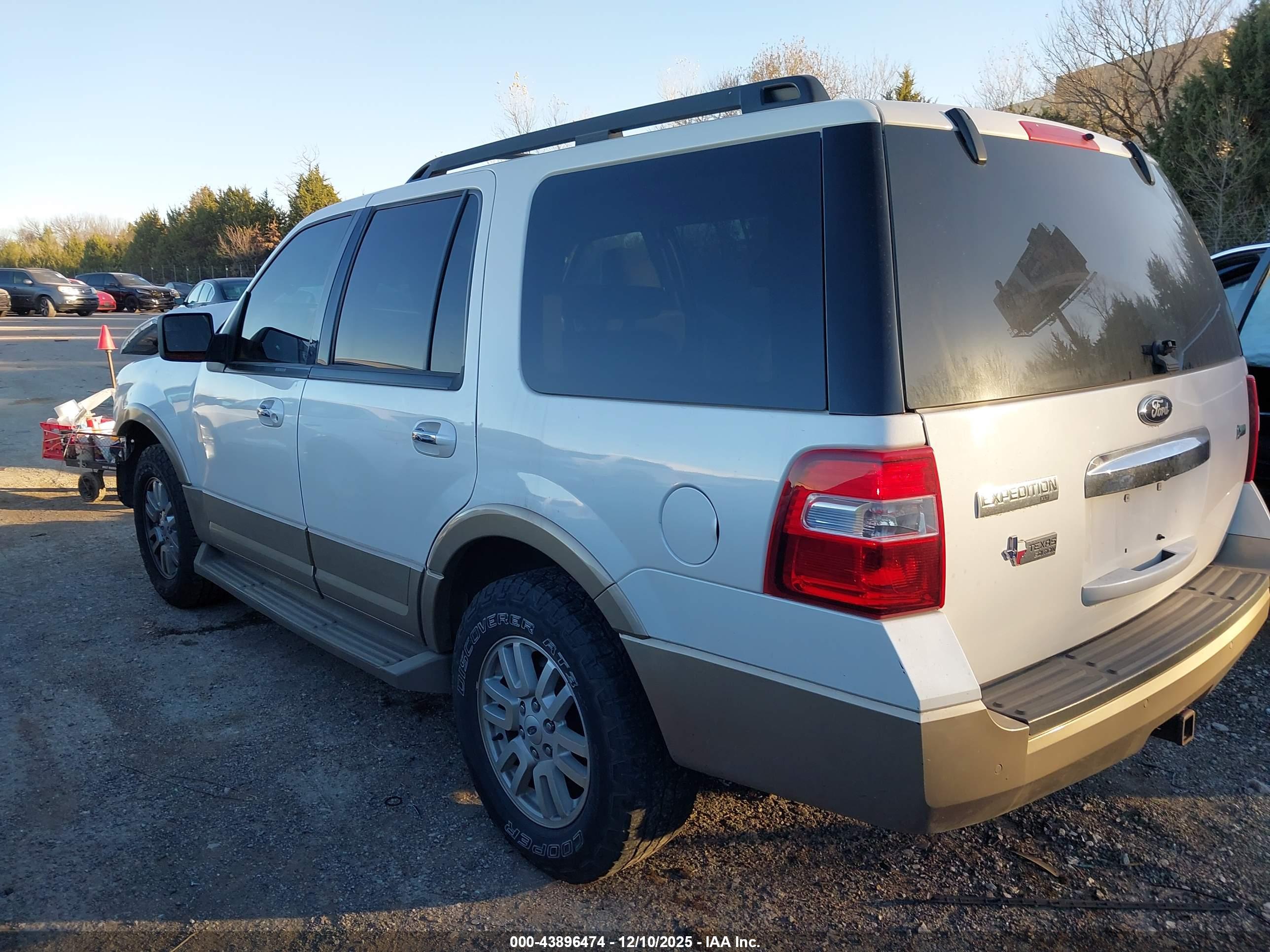 FORD EXPEDITION image 3