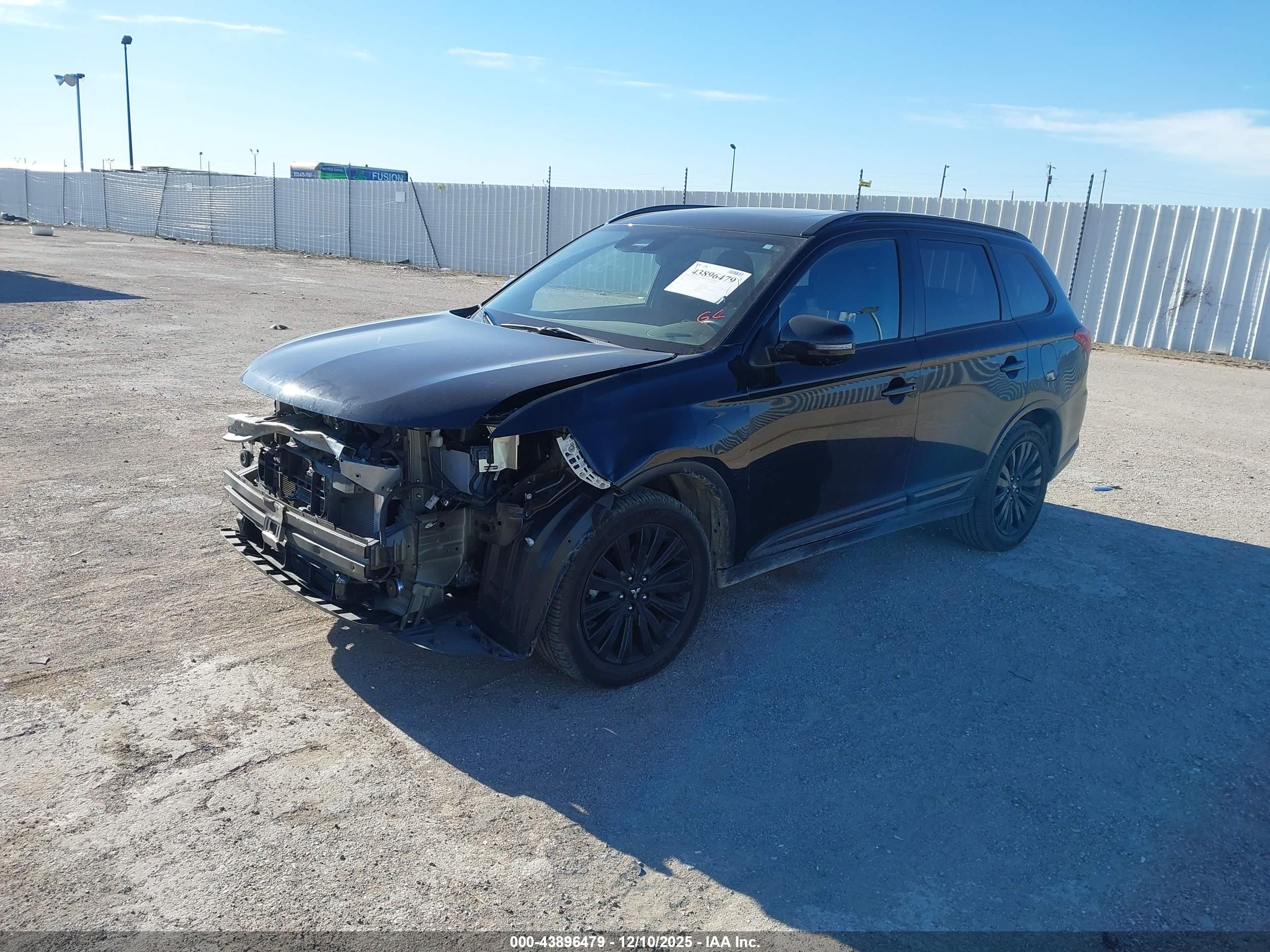 MITSUBISHI OUTLANDER image 2