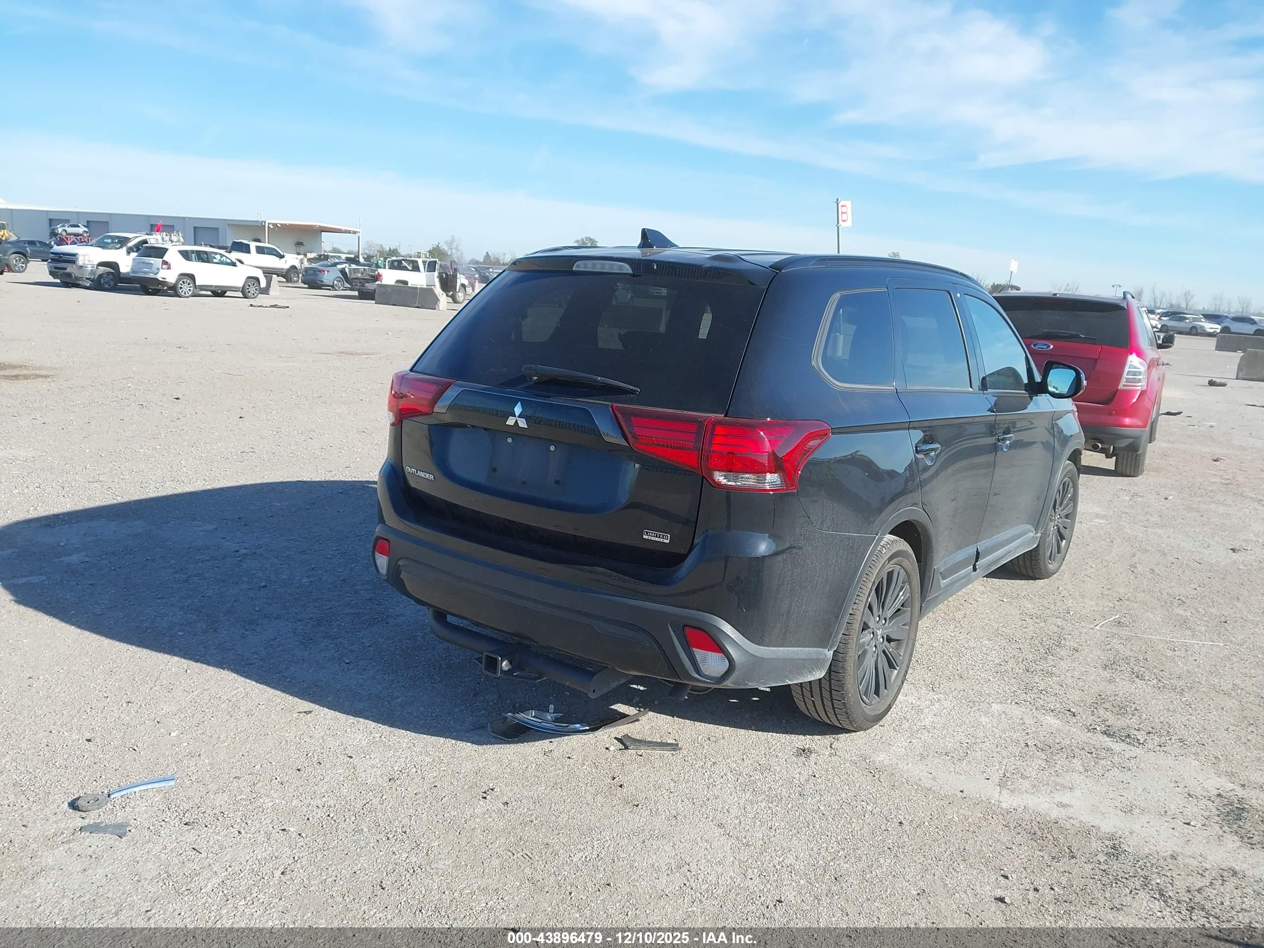 MITSUBISHI OUTLANDER image 4