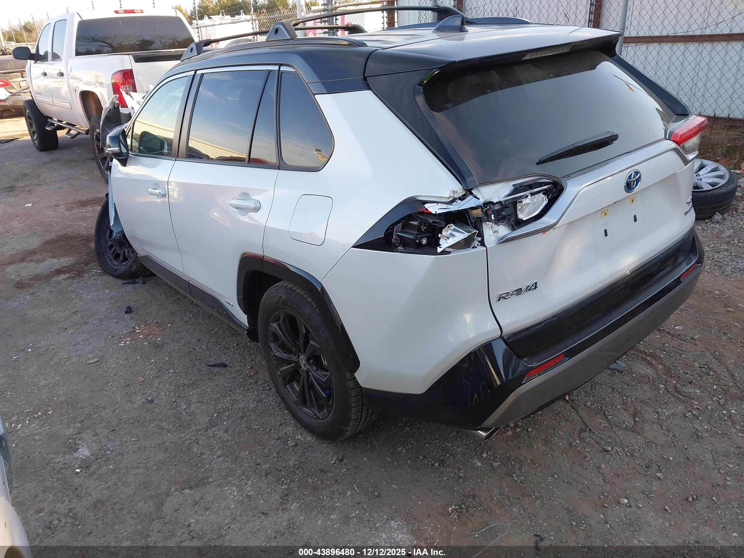 TOYOTA RAV4 image 3