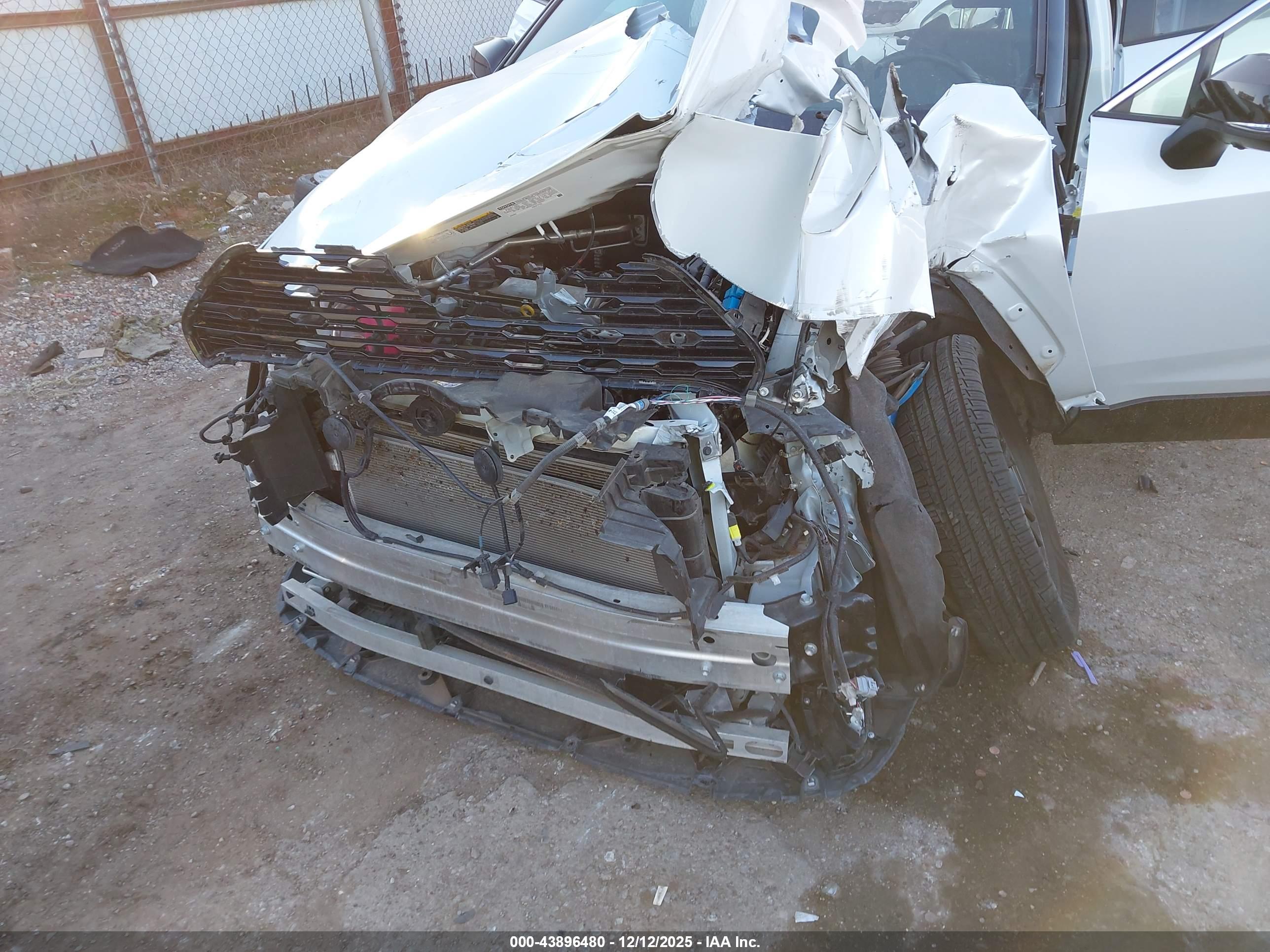 TOYOTA RAV4 image 6