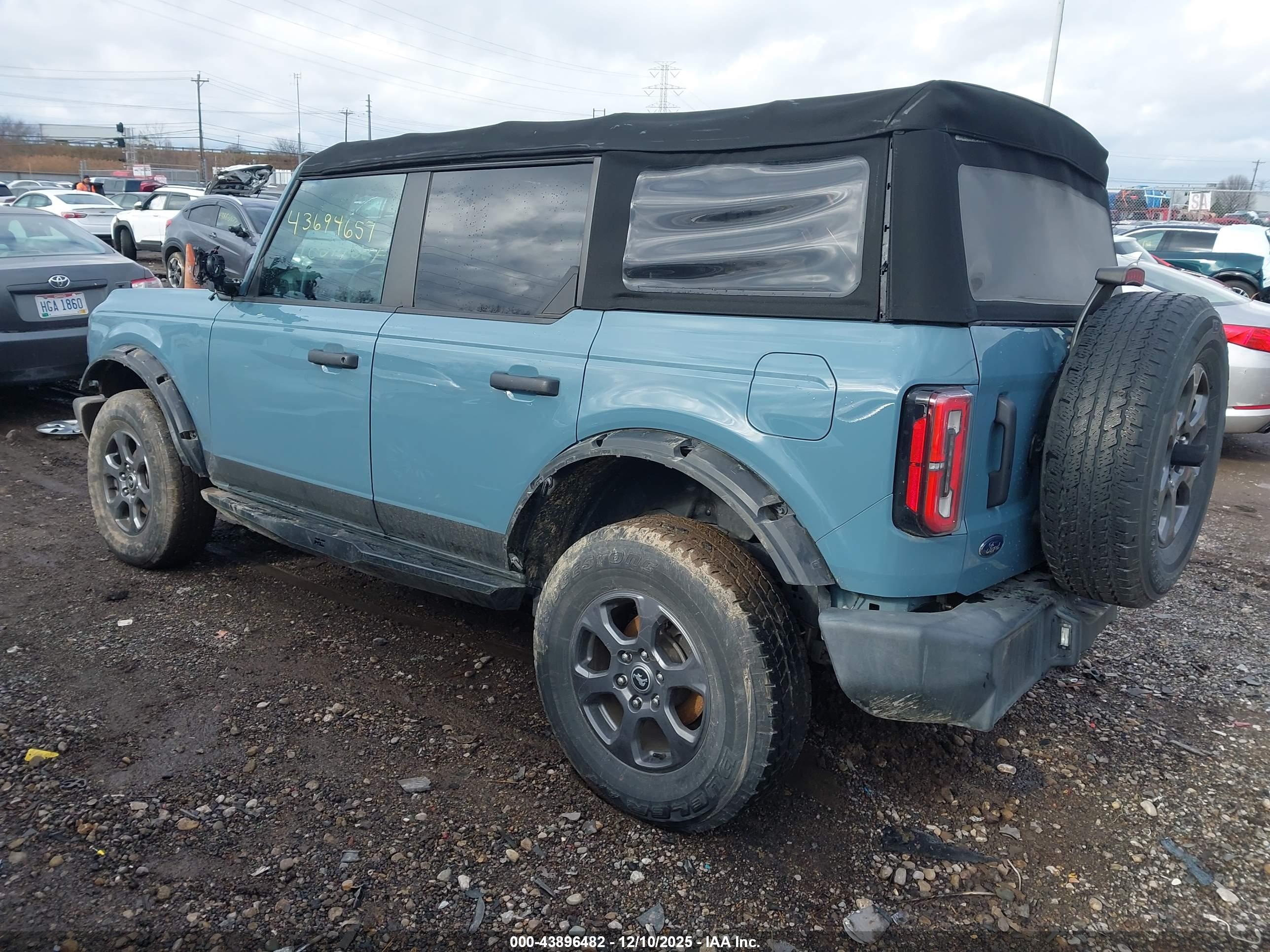 FORD BRONCO image 3