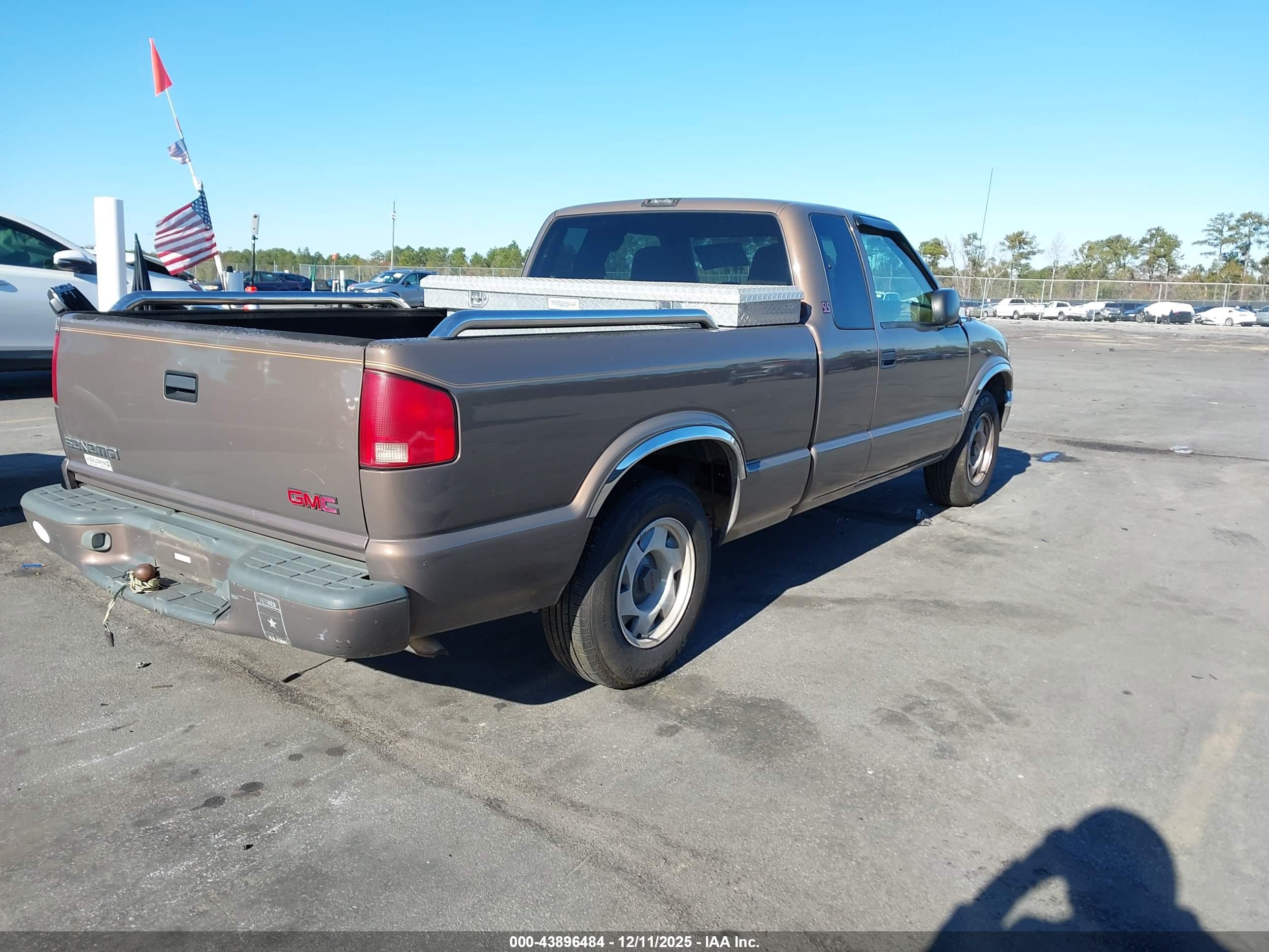 GMC SONOMA image 4