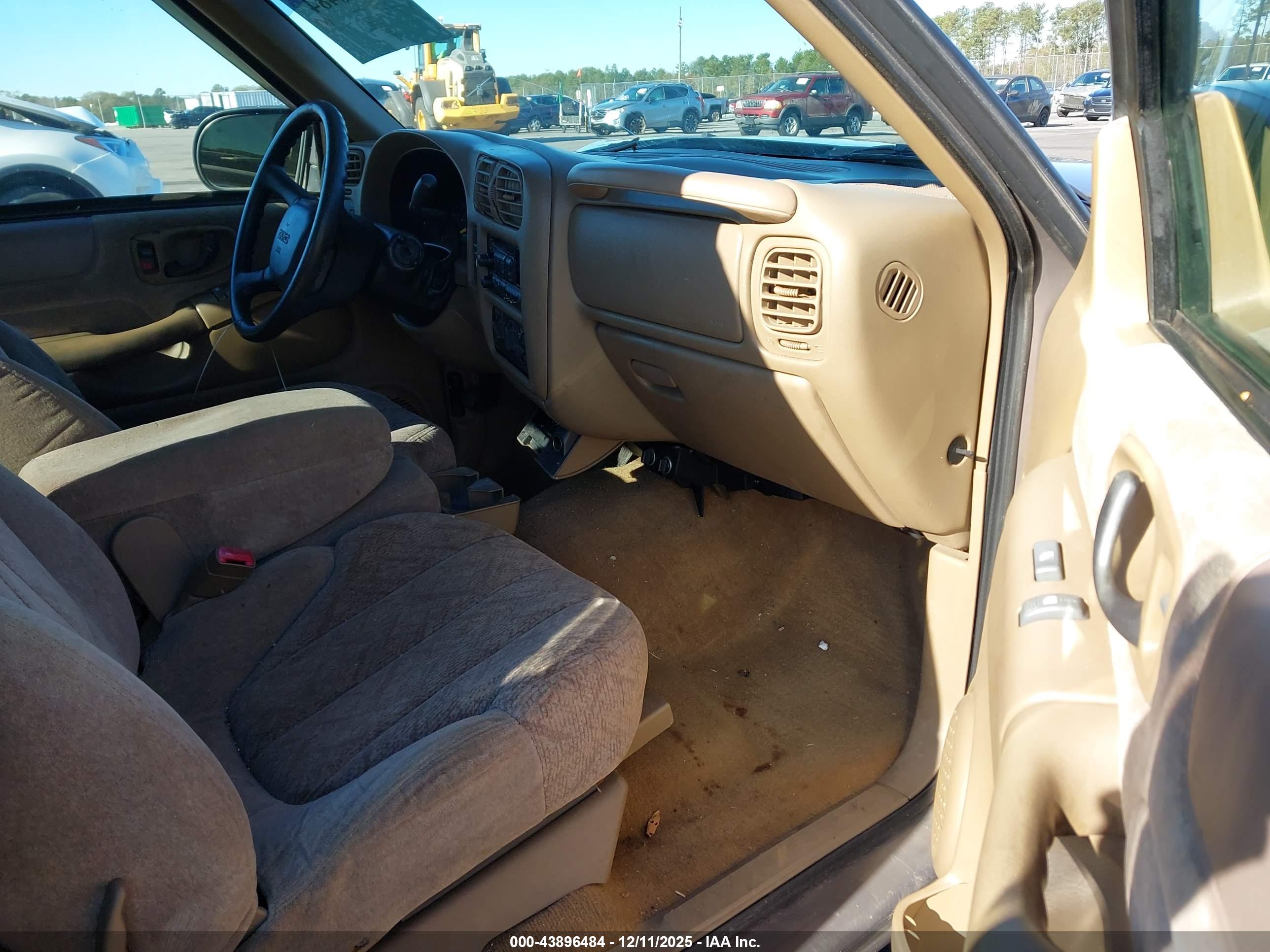 GMC SONOMA image 5
