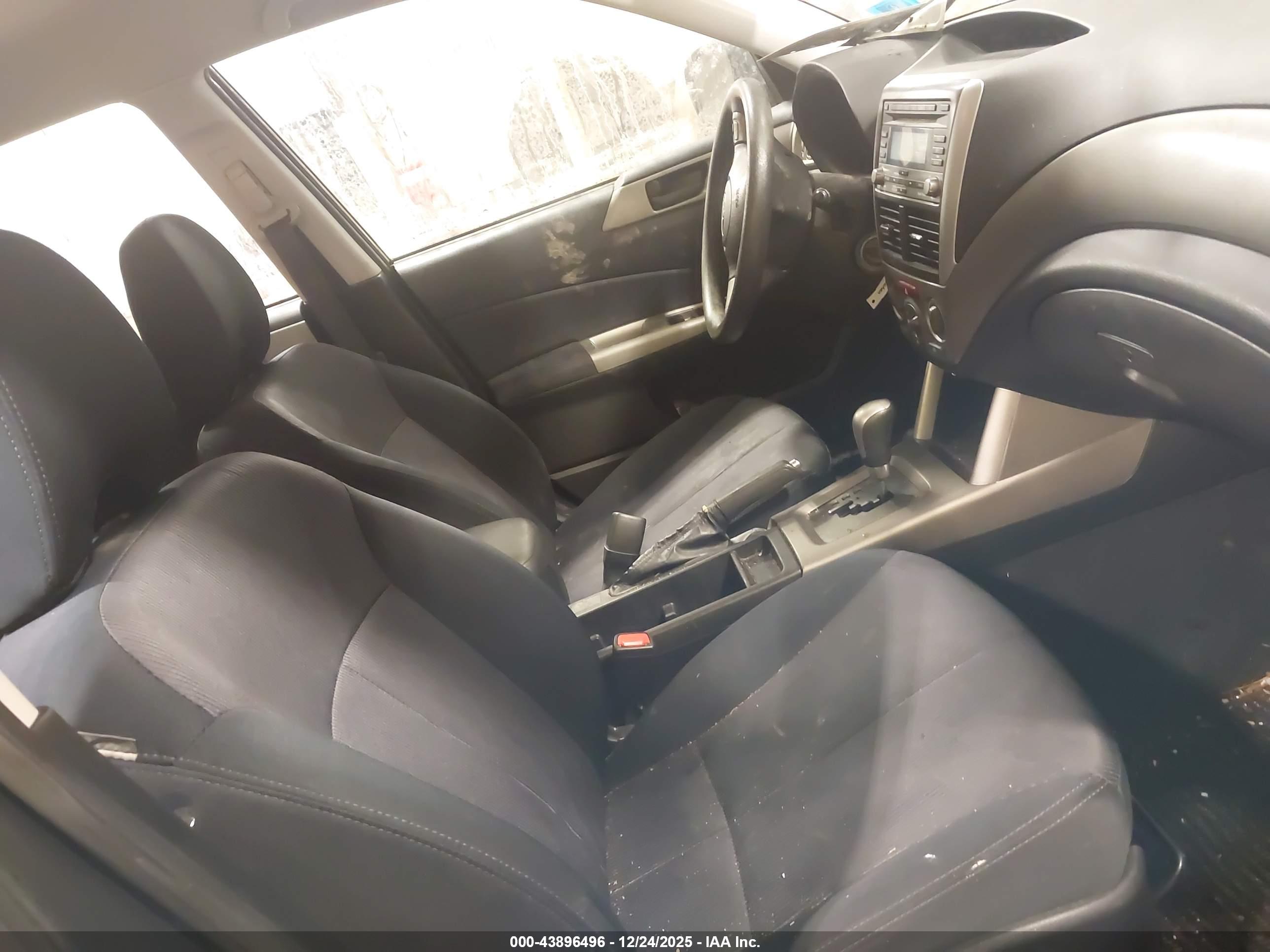 SUBARU FORESTER image 5