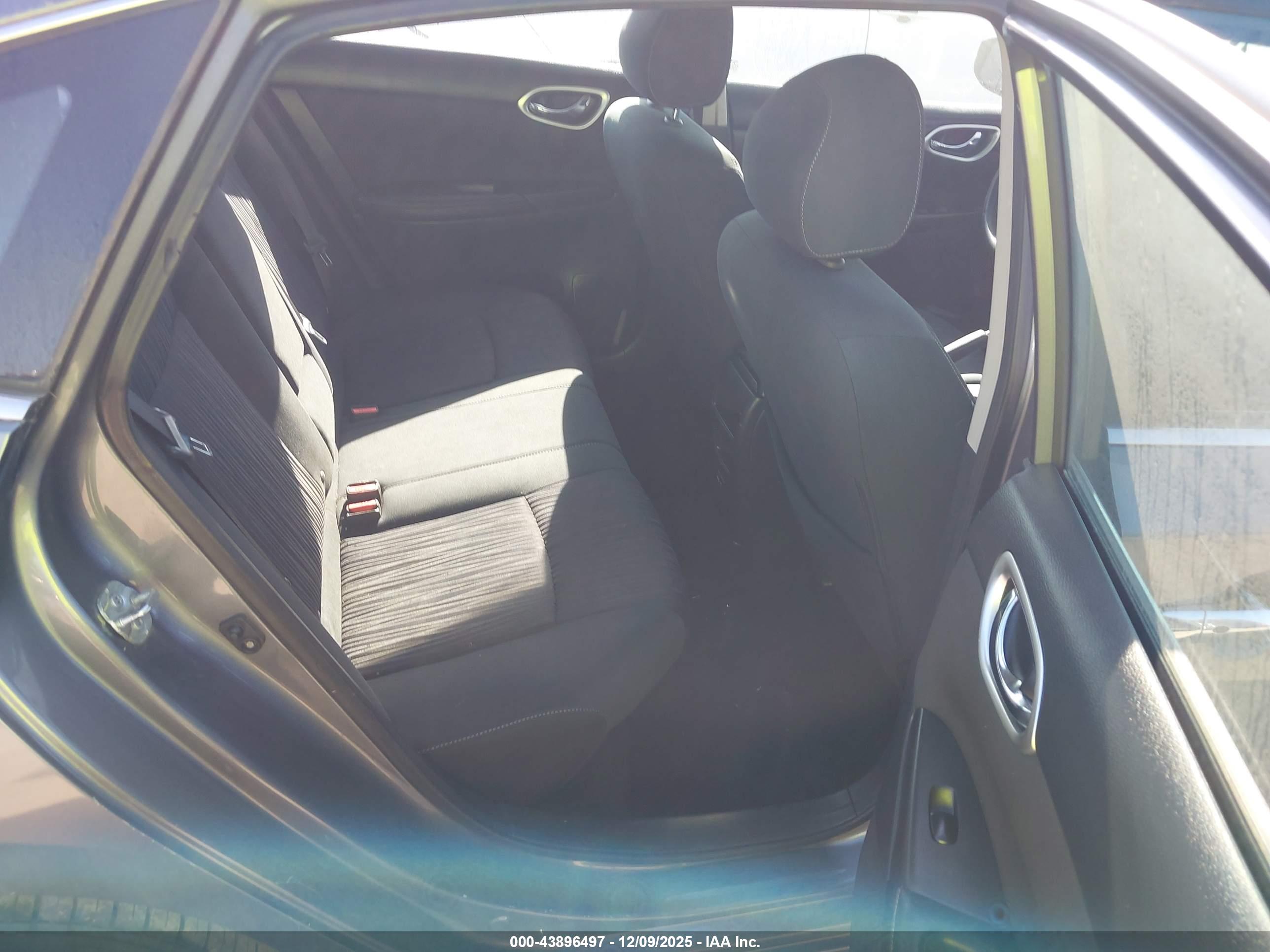 NISSAN SENTRA image 8