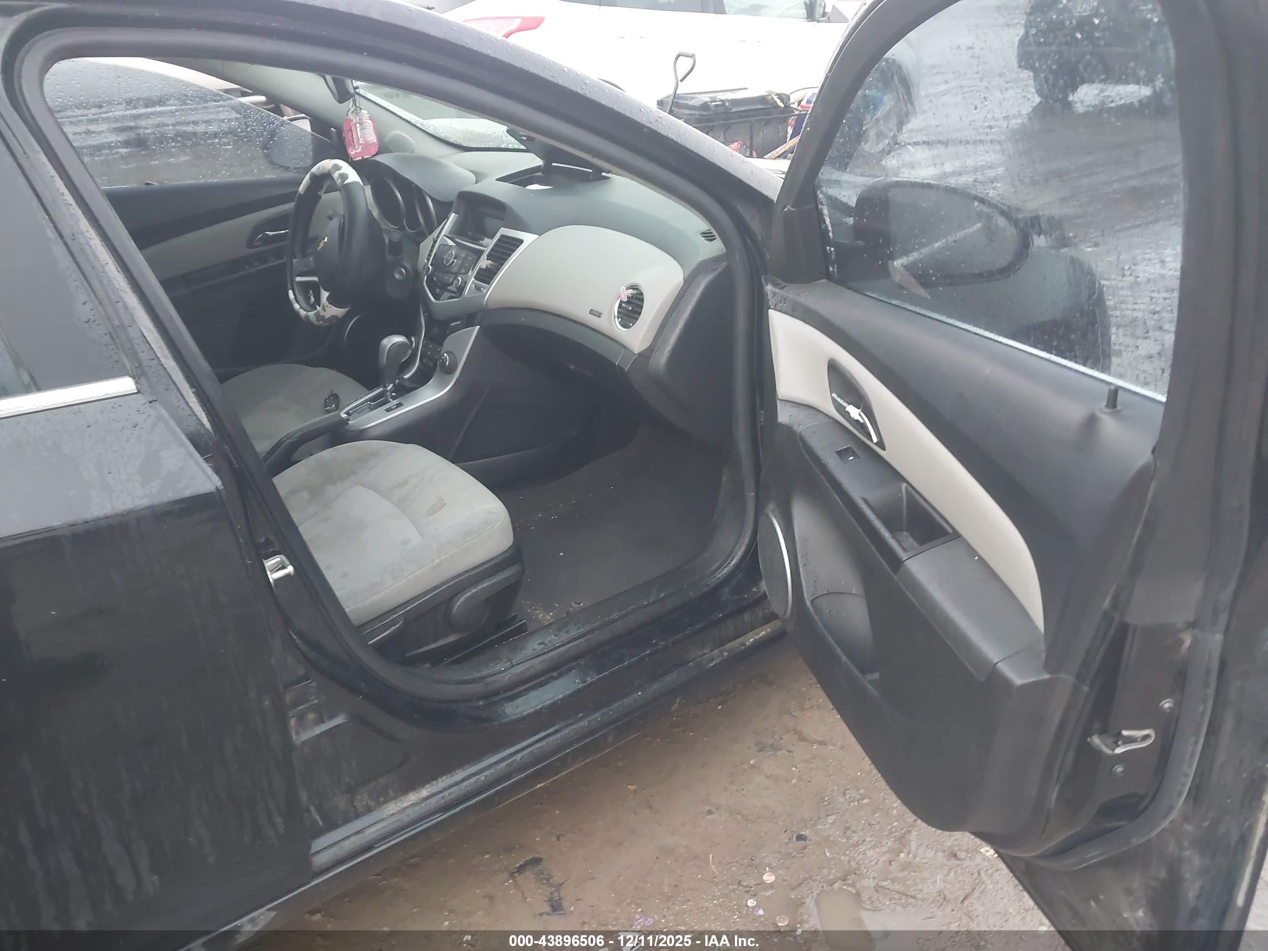 CHEVROLET CRUZE image 5