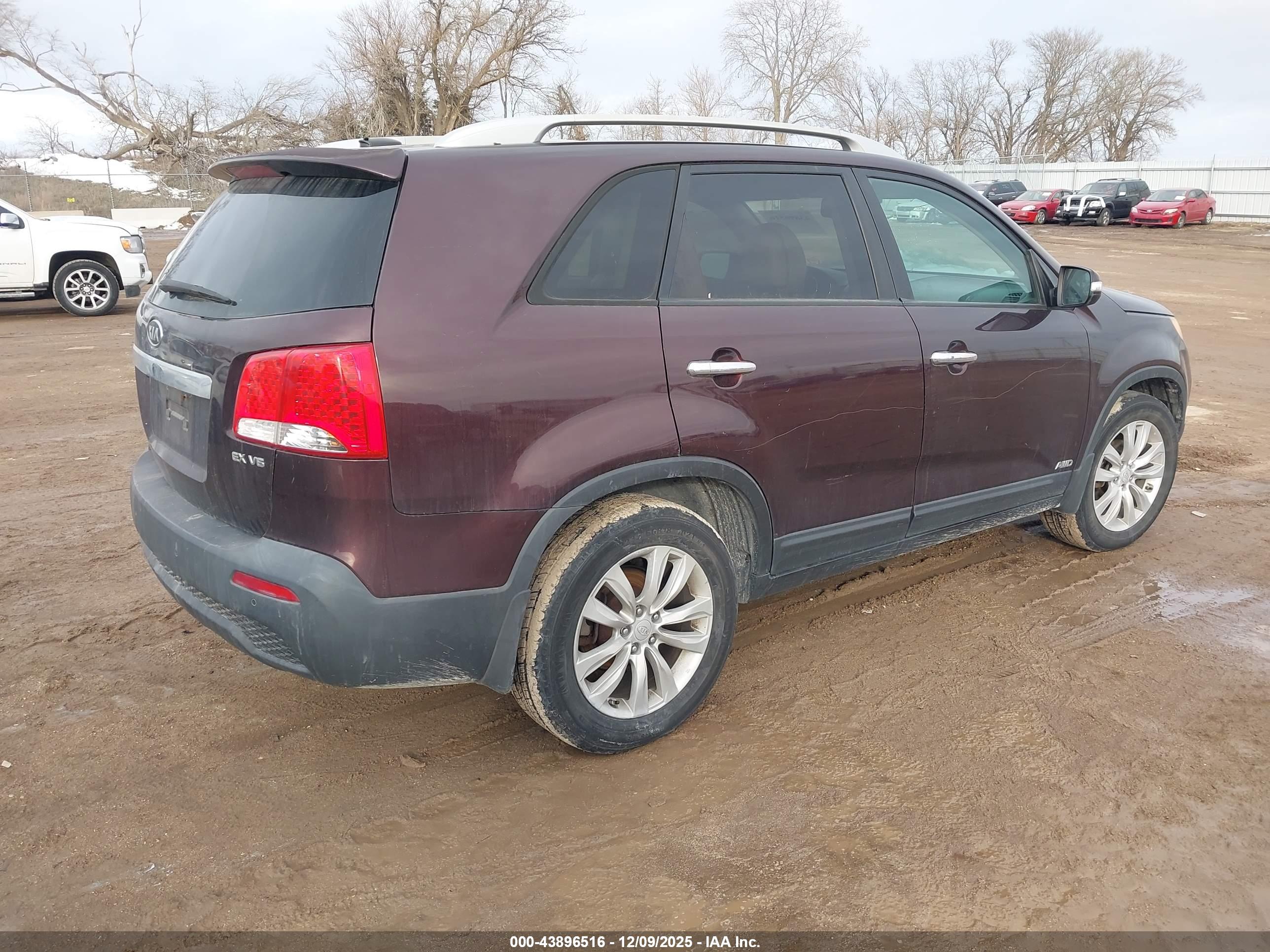 KIA SORENTO image 4