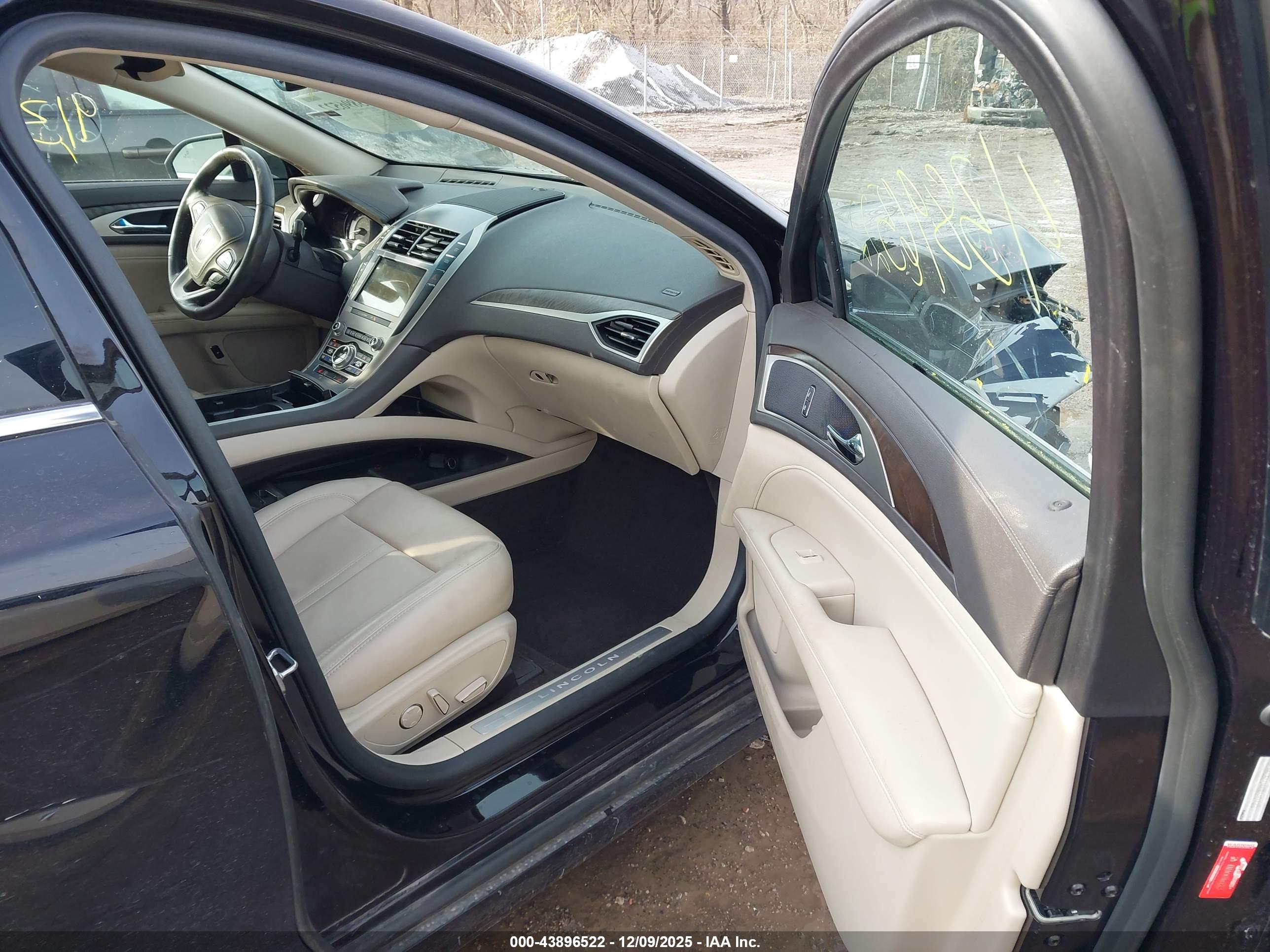 LINCOLN MKZ image 5
