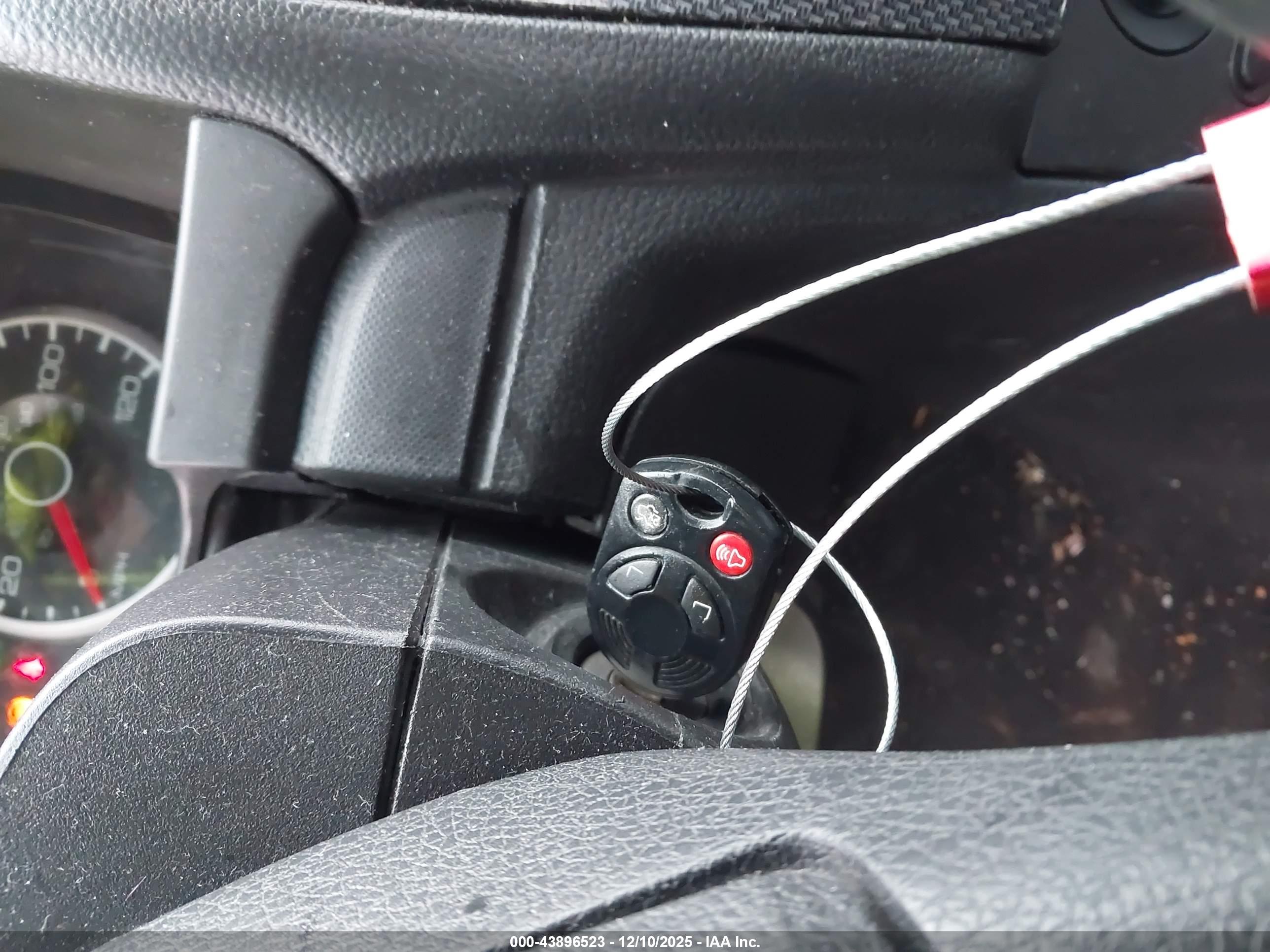 FORD FUSION image 11