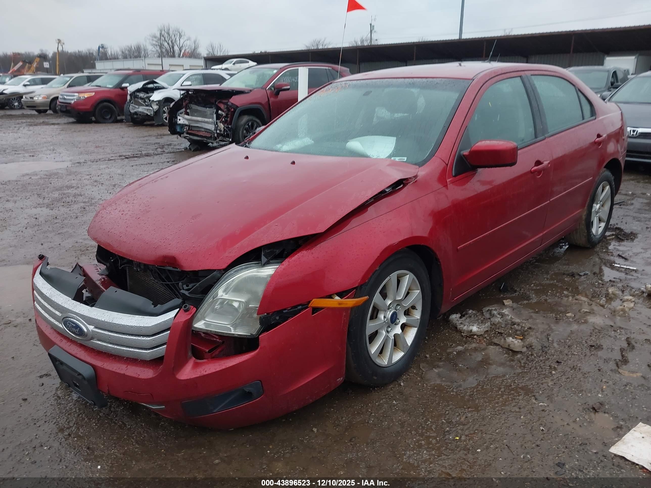 FORD FUSION image 2