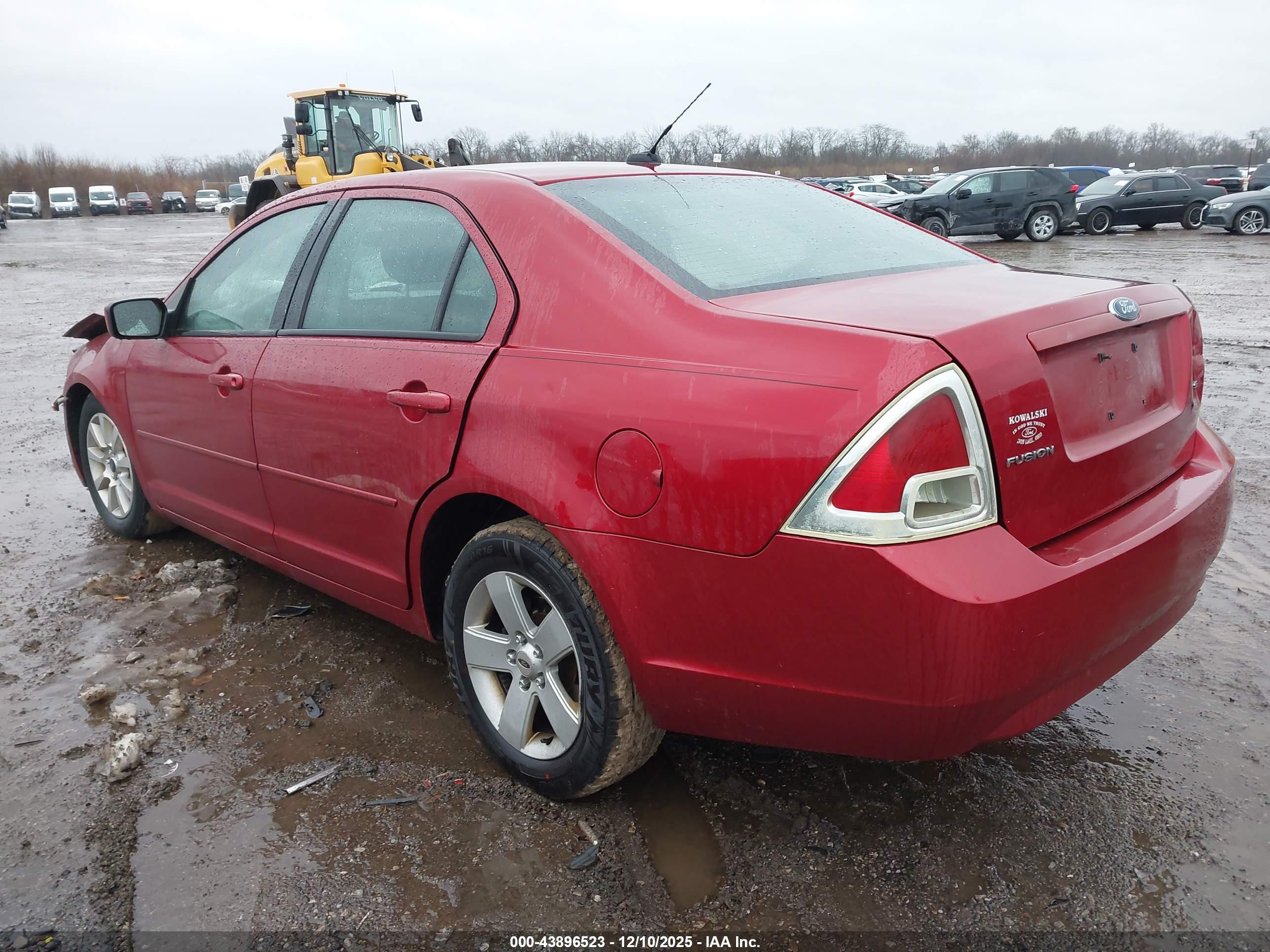 FORD FUSION image 3