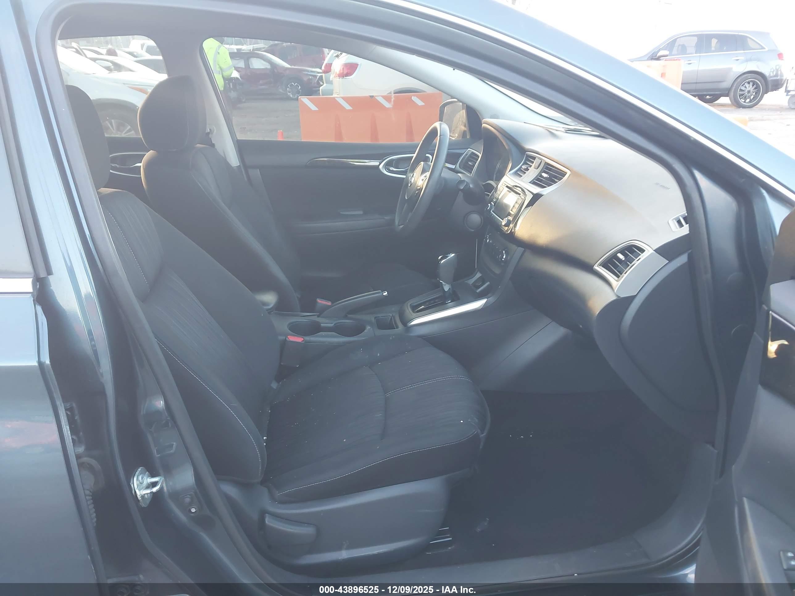 NISSAN SENTRA image 5