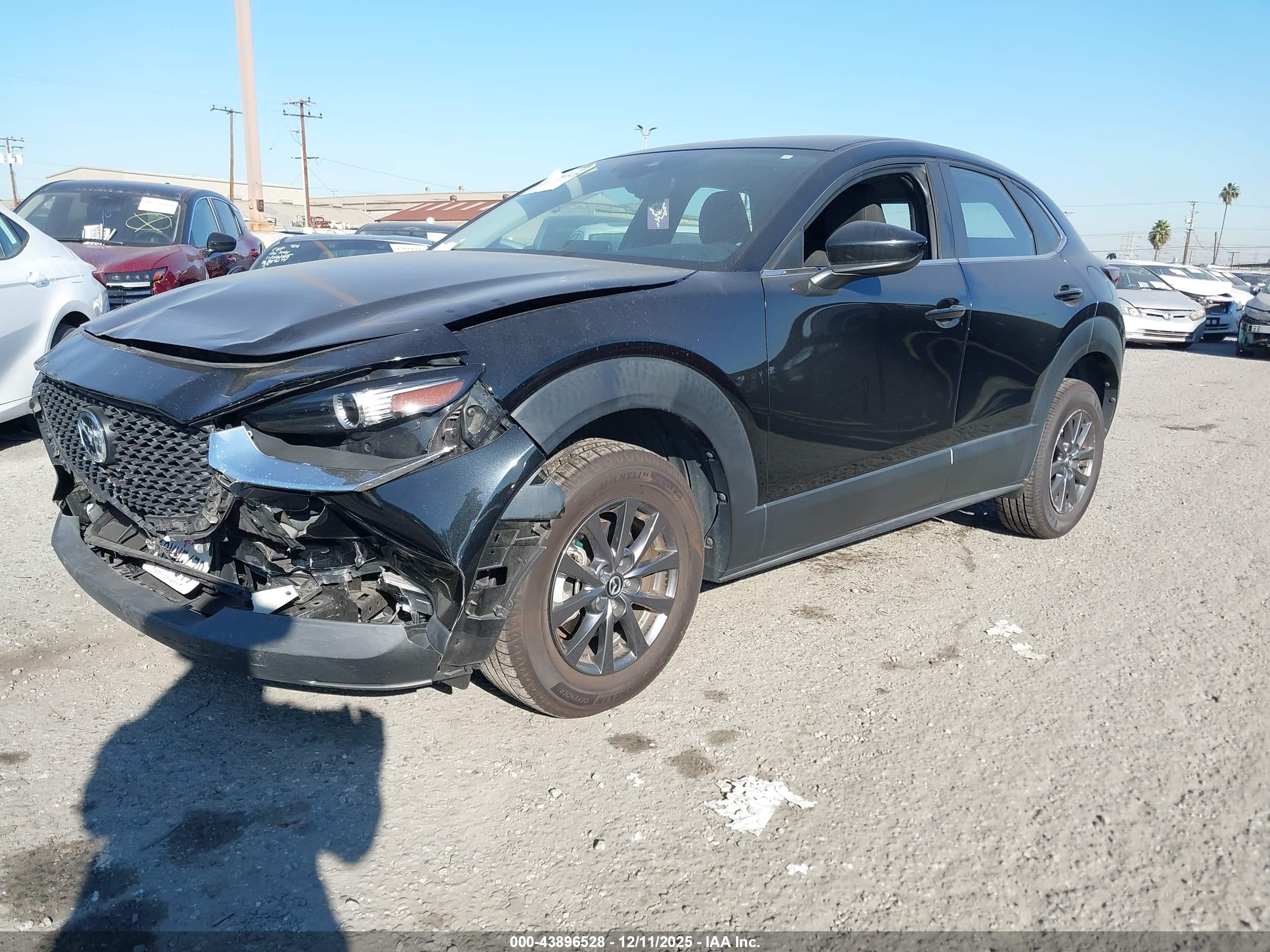 MAZDA CX-30 image 2