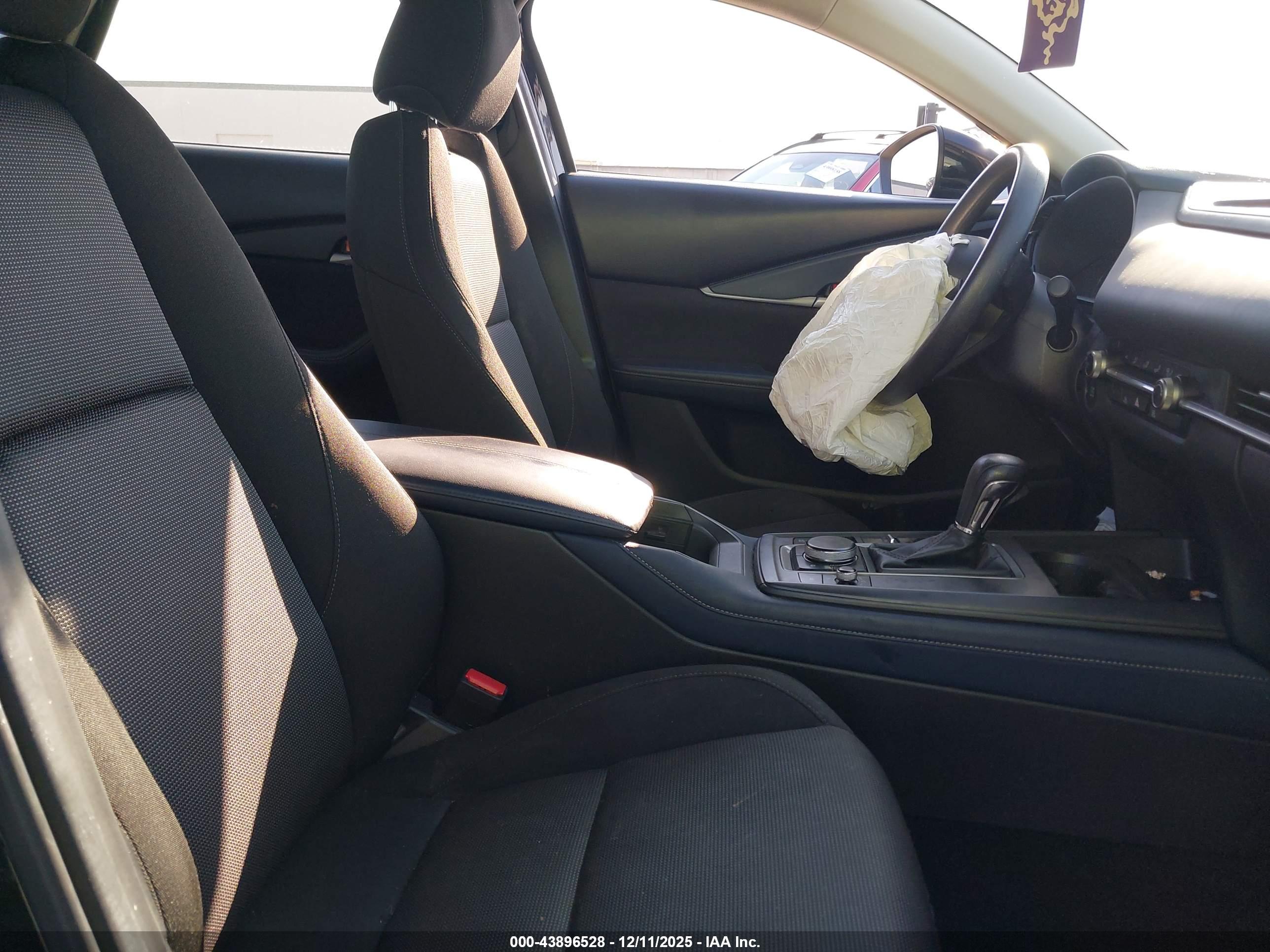 MAZDA CX-30 image 5