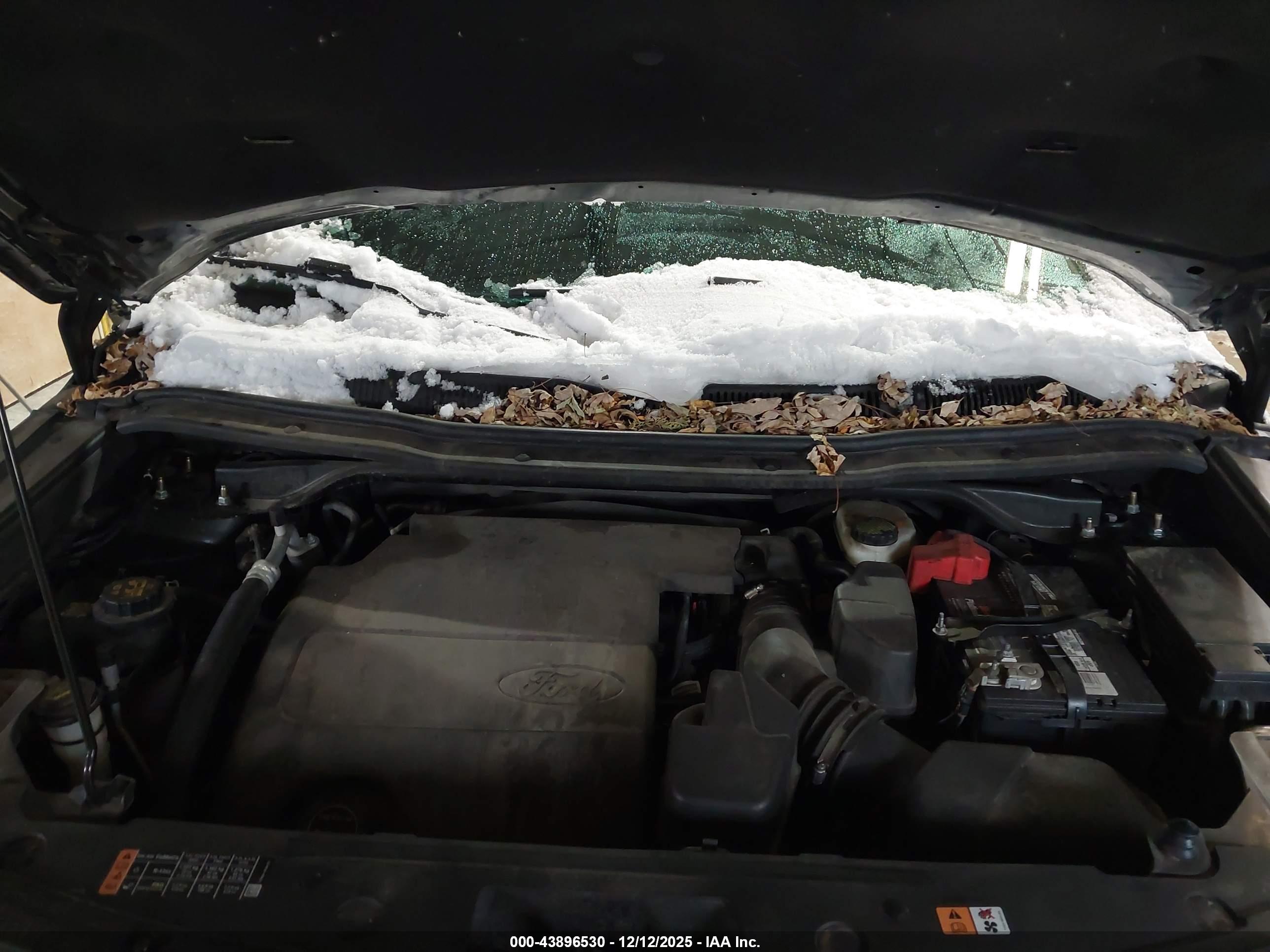 FORD EXPLORER image 10