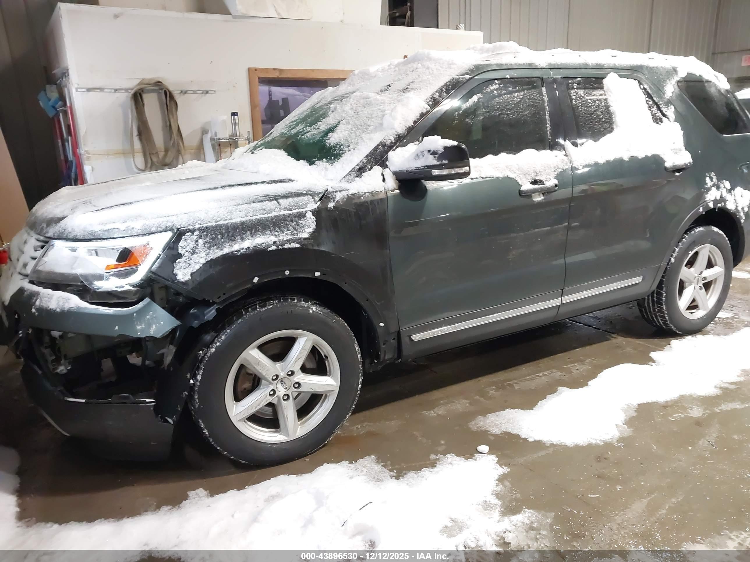 FORD EXPLORER image 2