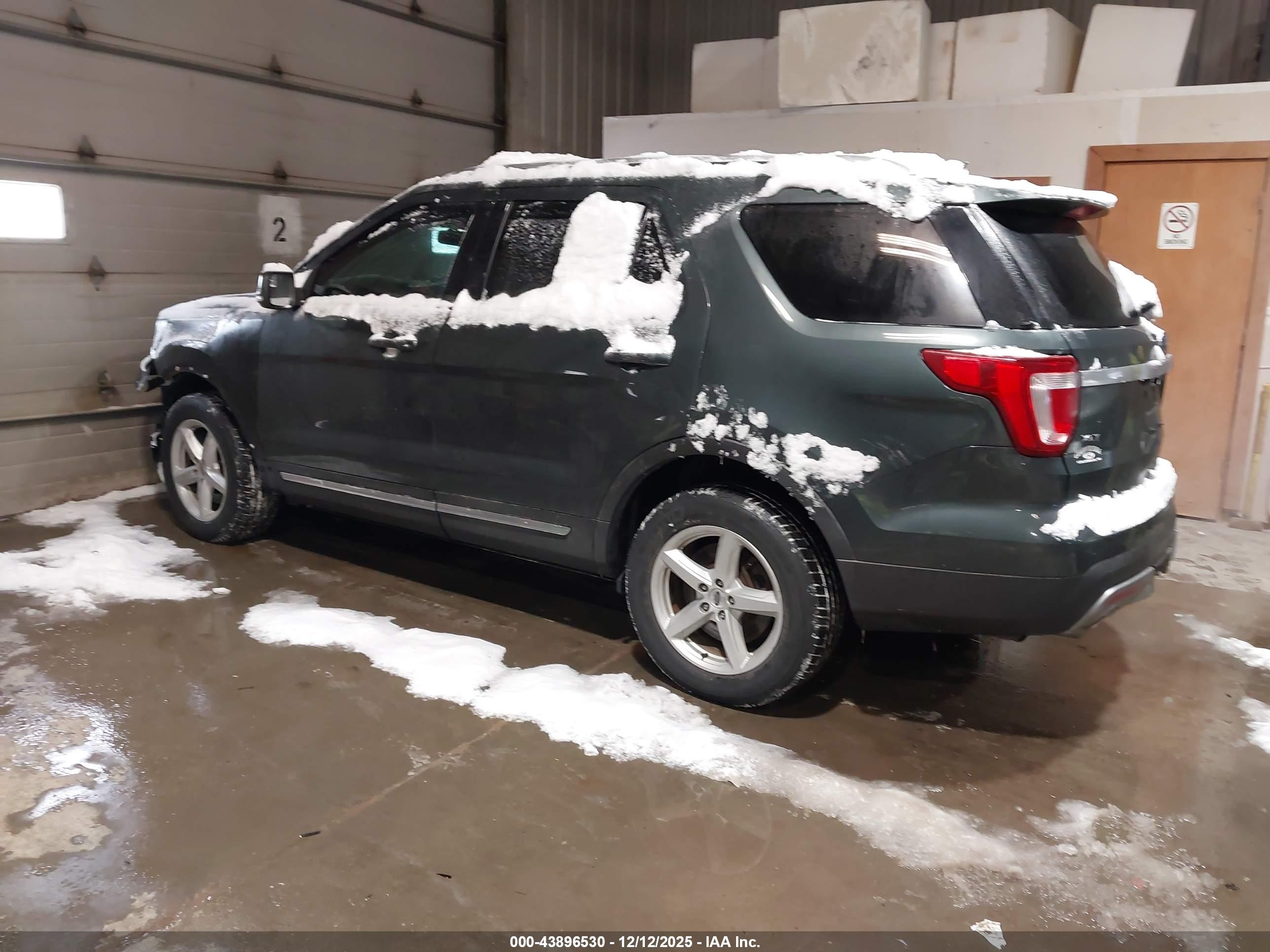 FORD EXPLORER image 3