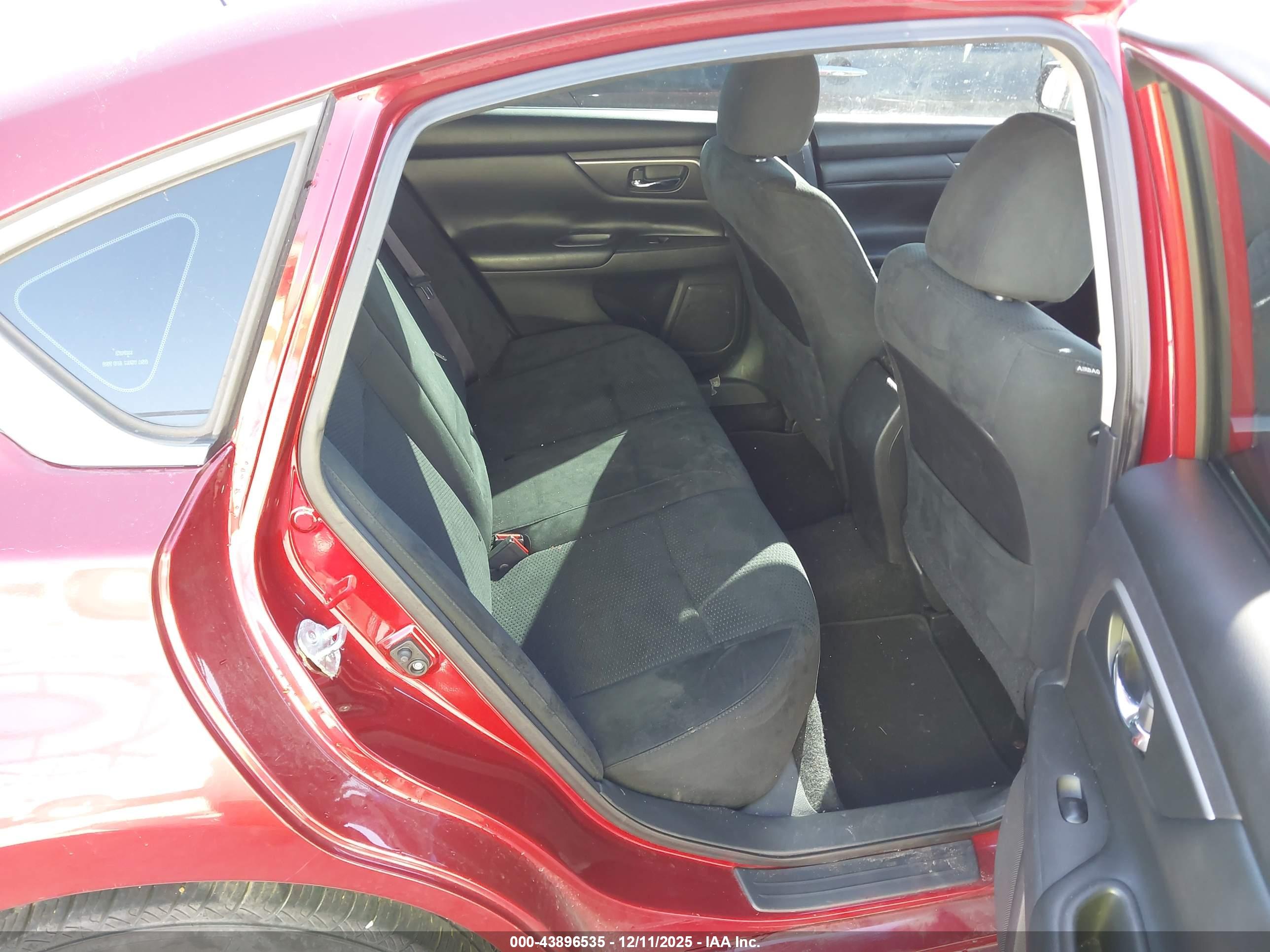 NISSAN ALTIMA image 8