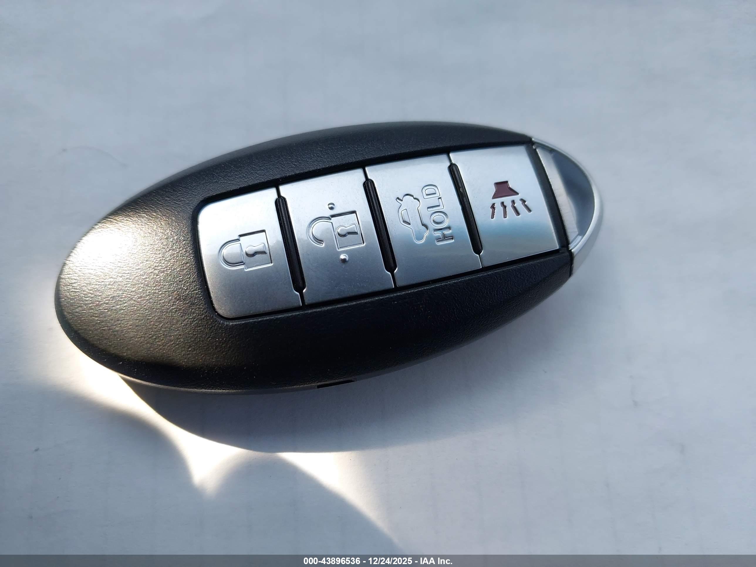 NISSAN MURANO image 11