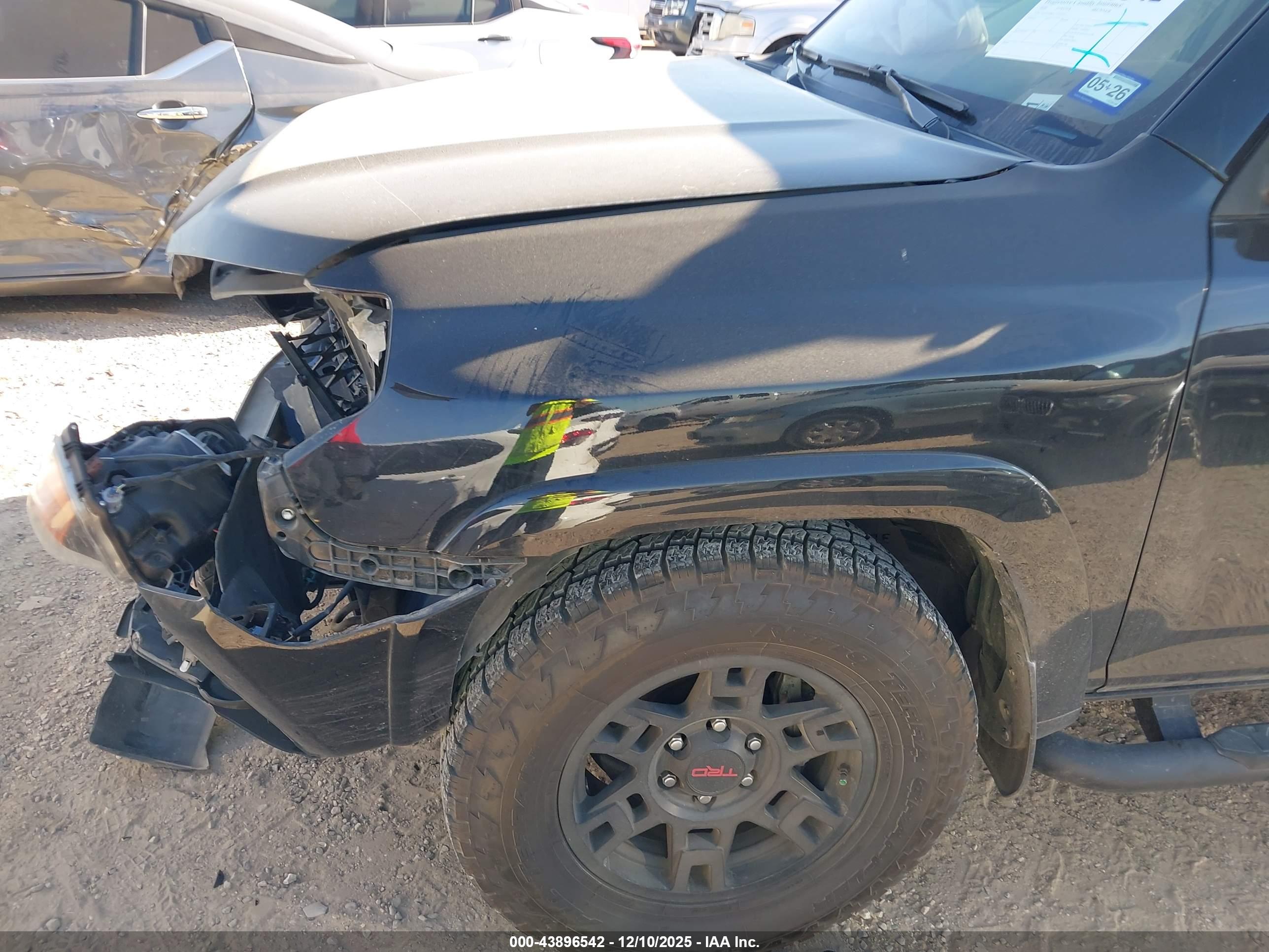TOYOTA 4RUNNER image 6