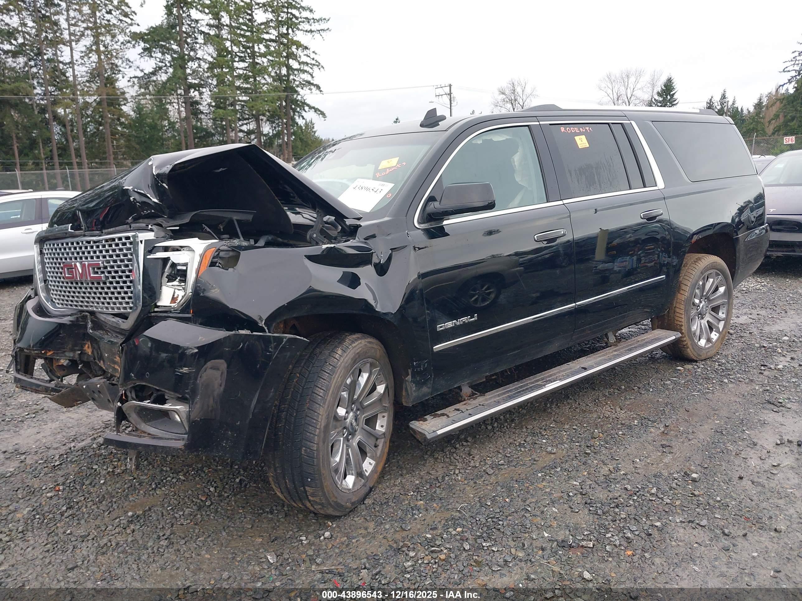 GMC YUKON image 2