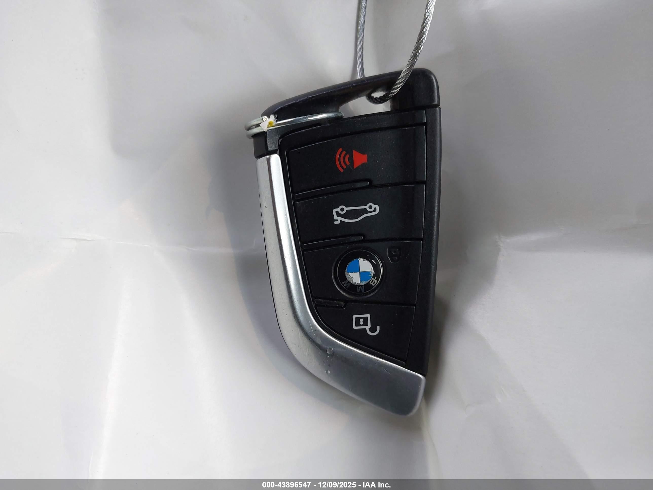 BMW X4 image 11