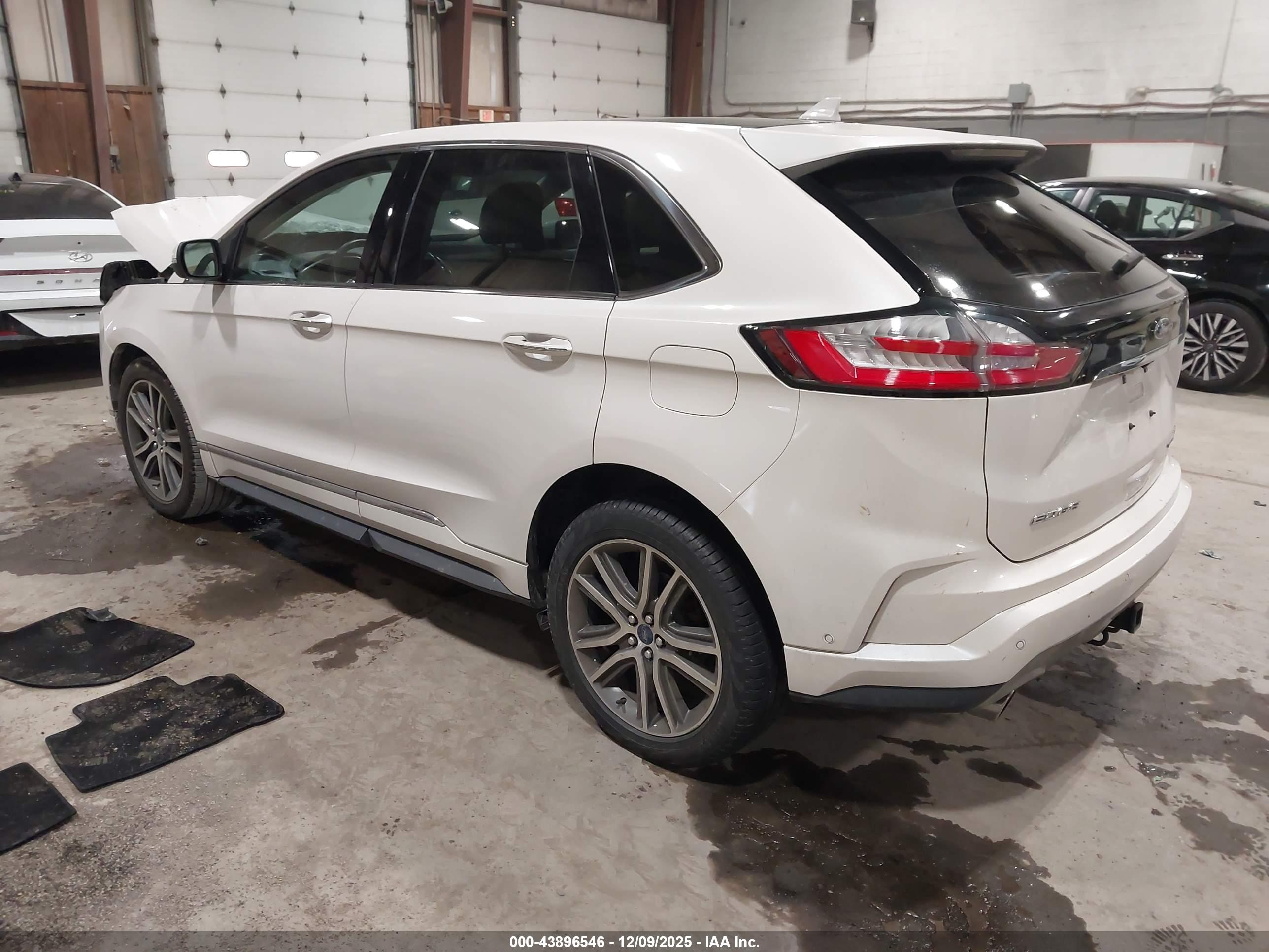 FORD EDGE image 3