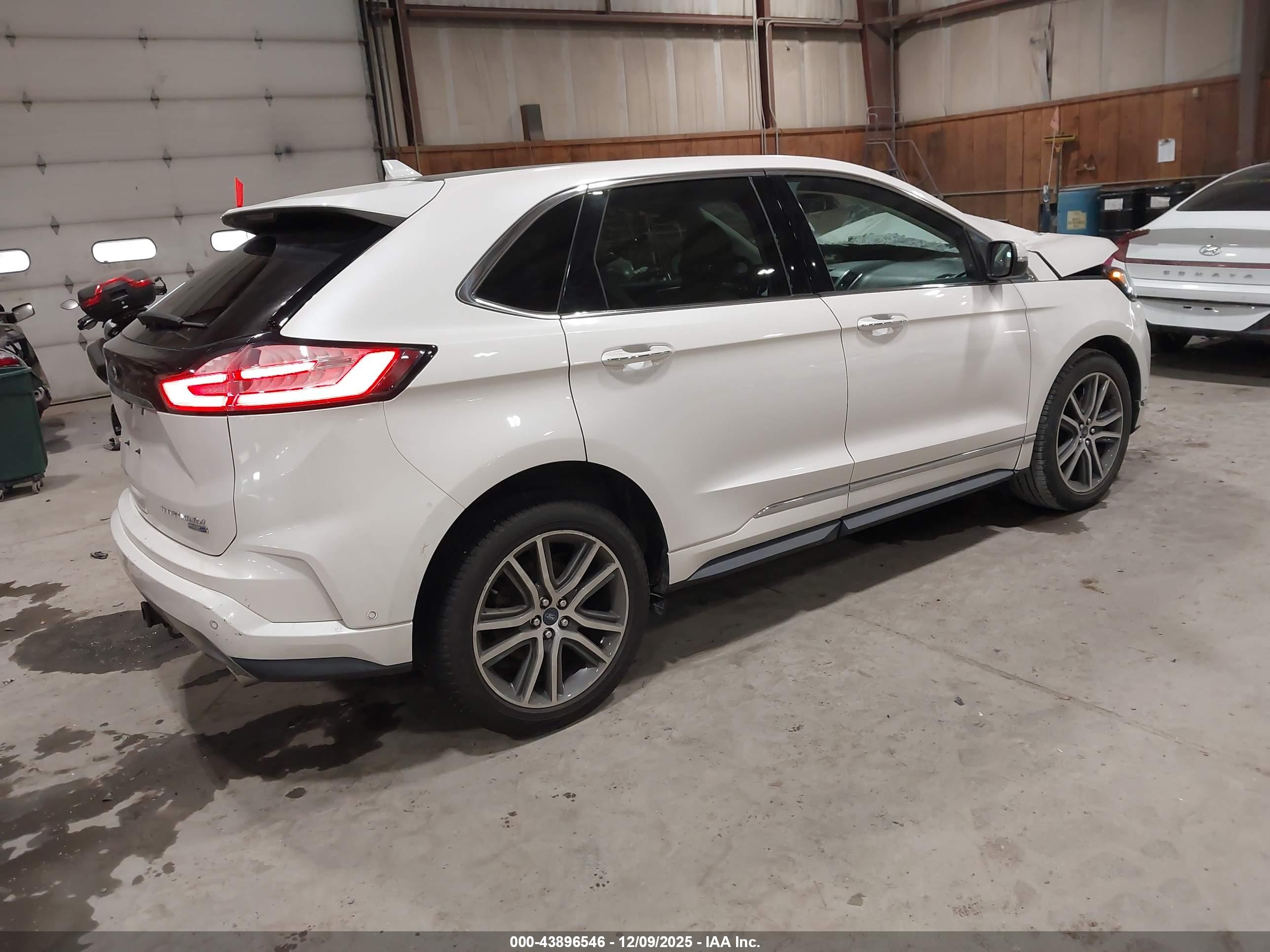 FORD EDGE image 4
