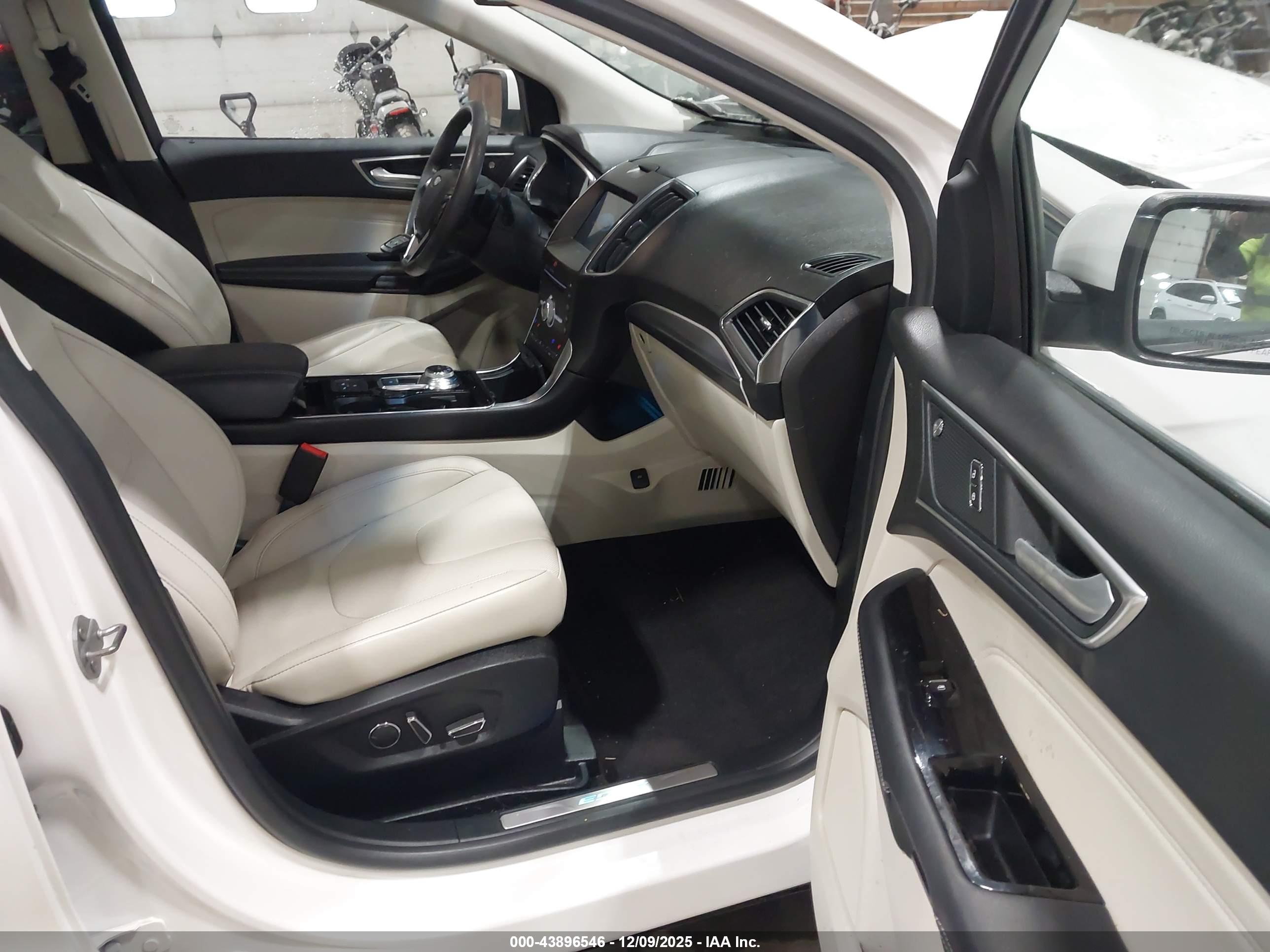 FORD EDGE image 5