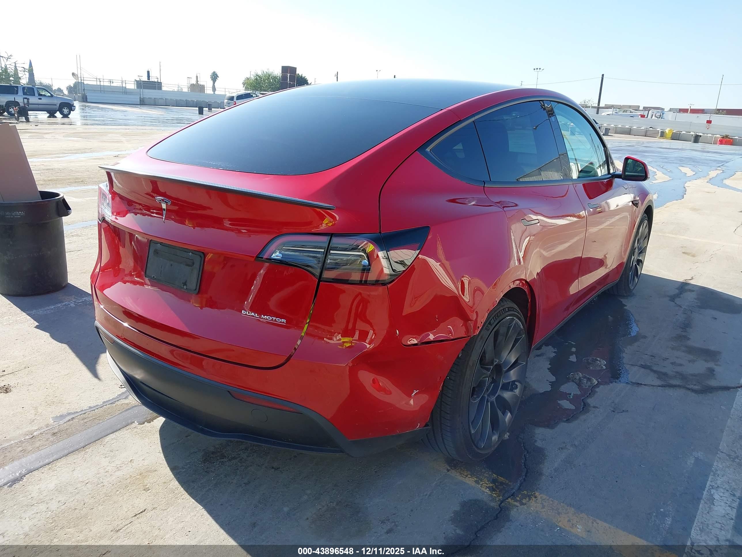 TESLA MODEL image 4