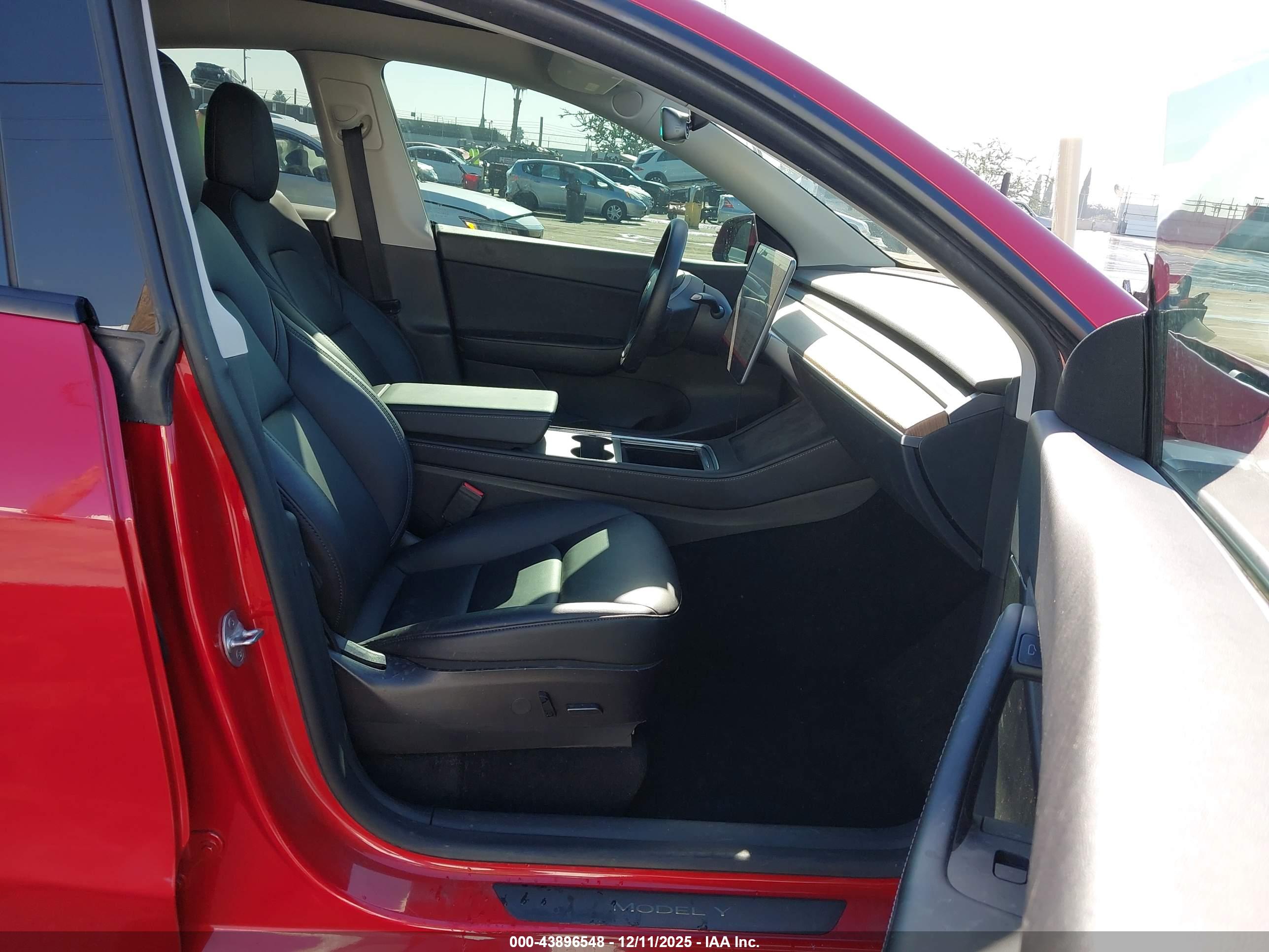 TESLA MODEL image 5