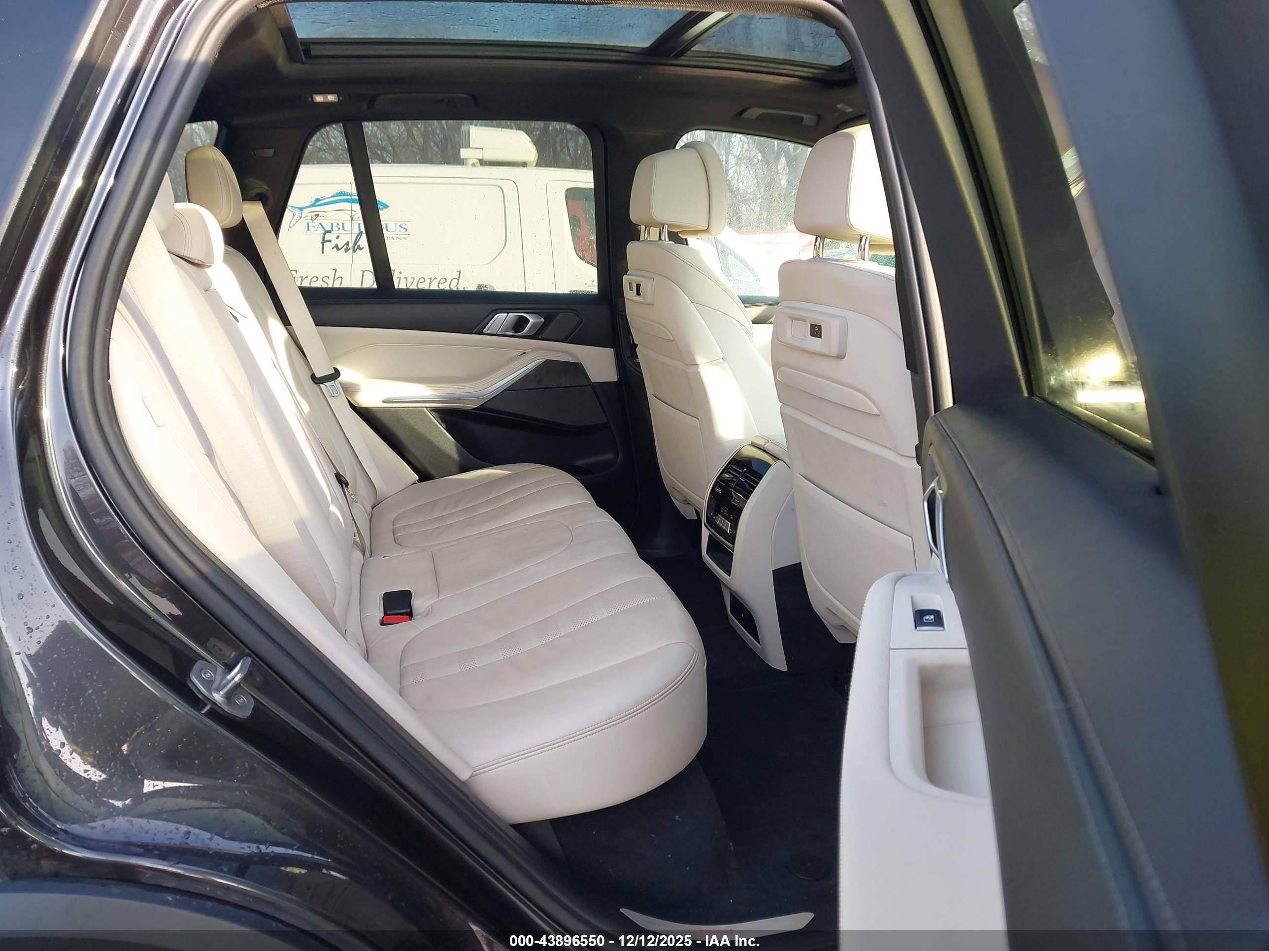BMW X5 image 8