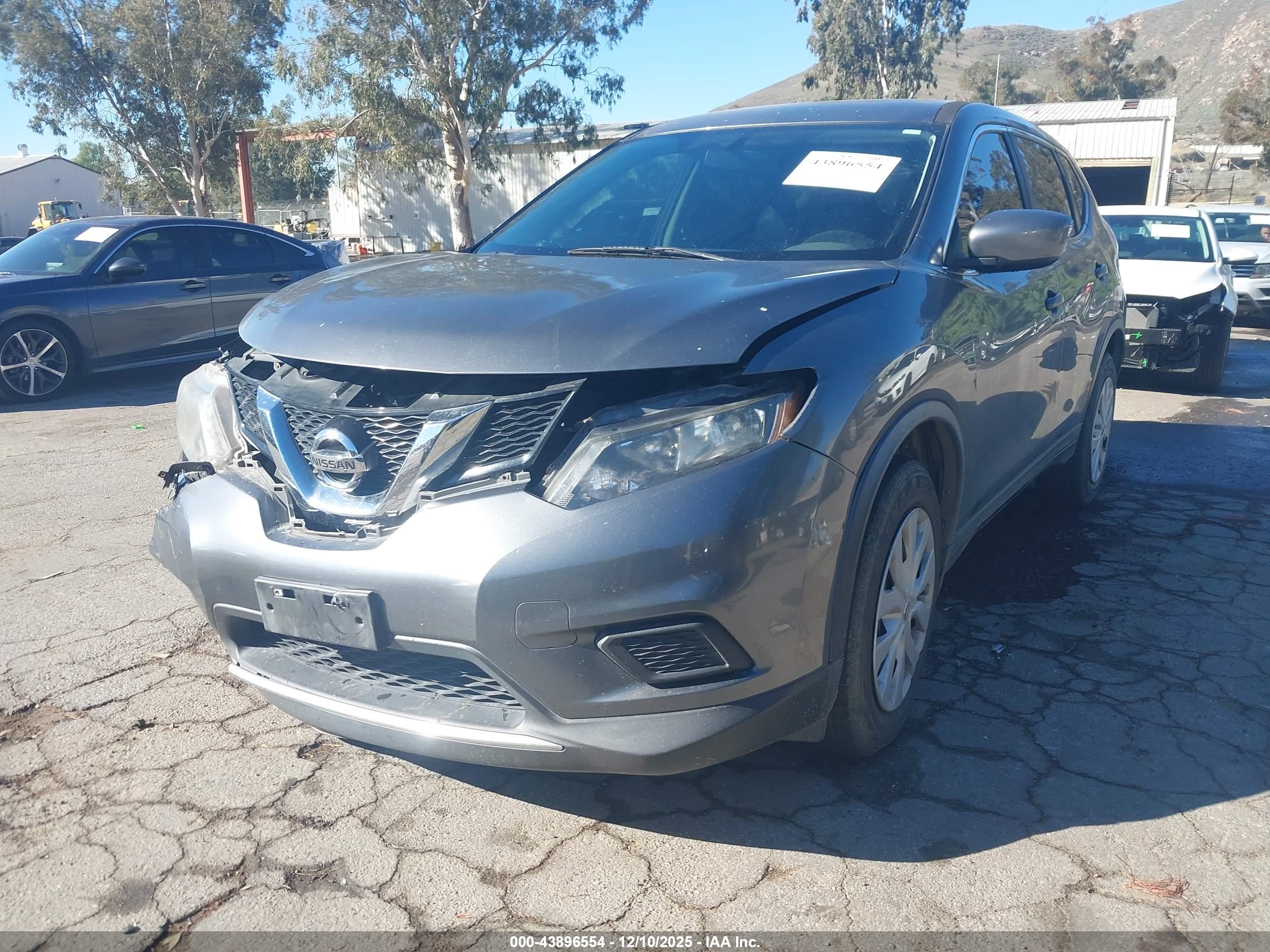 NISSAN ROGUE image 2
