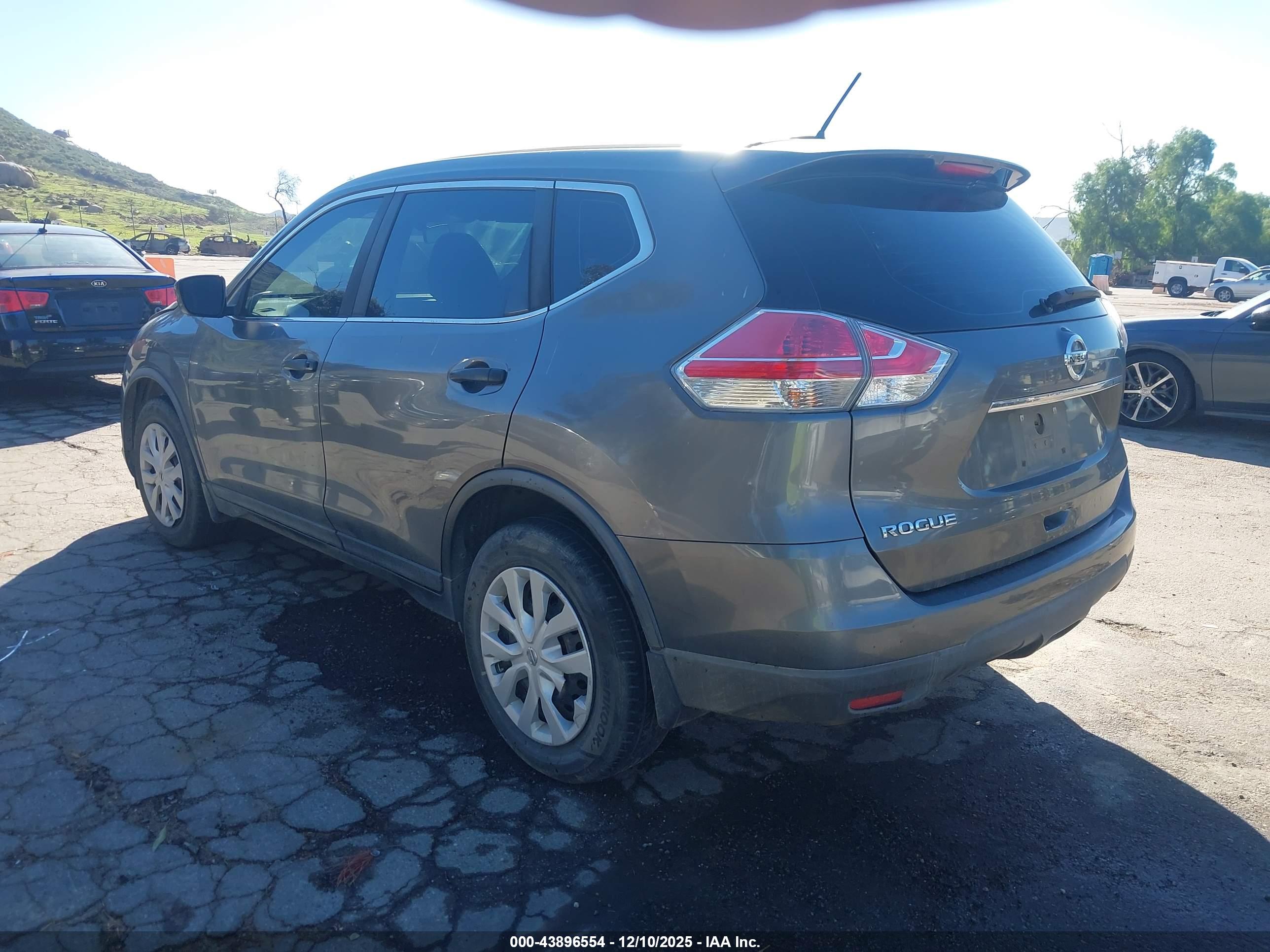 NISSAN ROGUE image 3