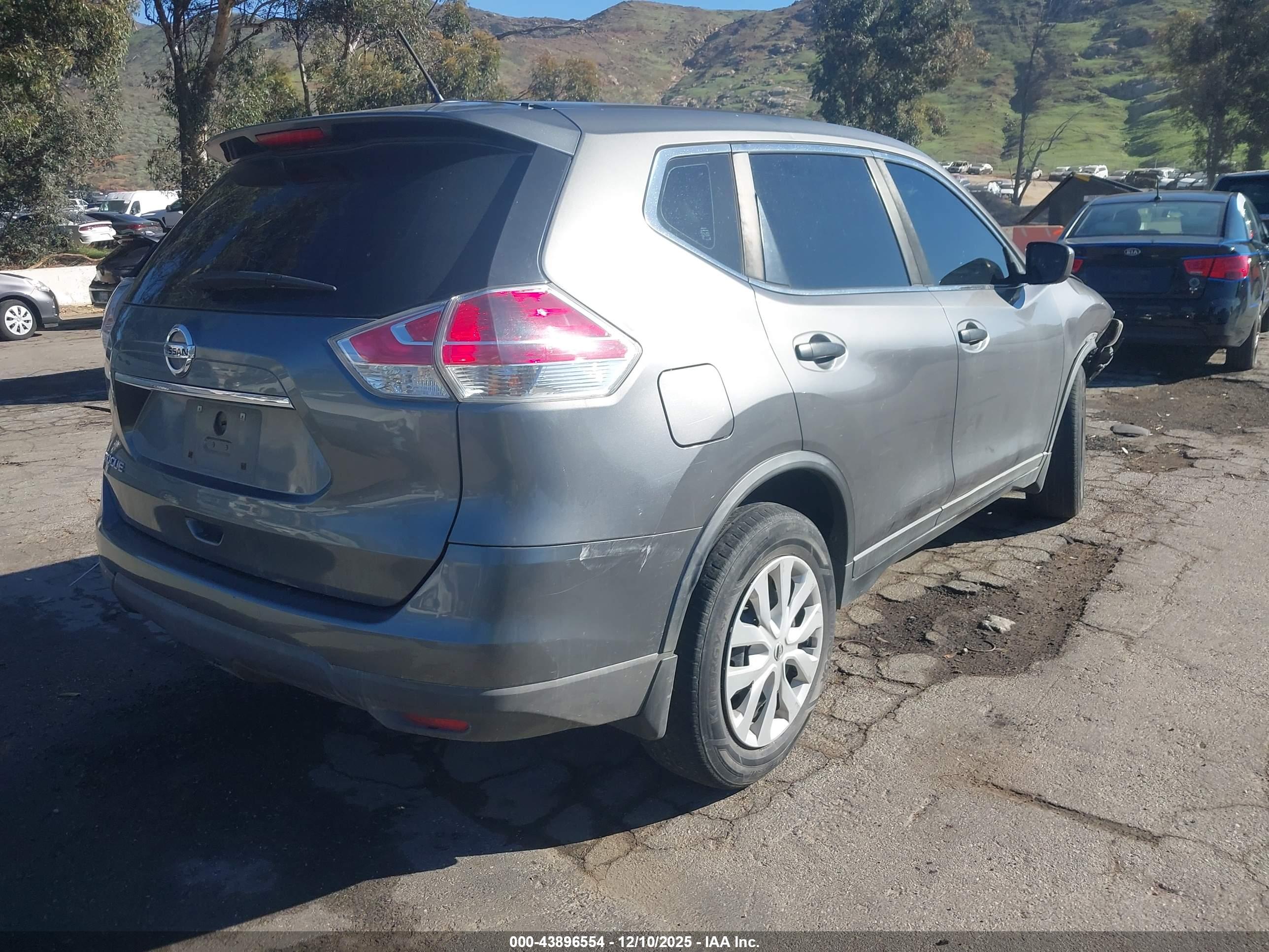 NISSAN ROGUE image 4