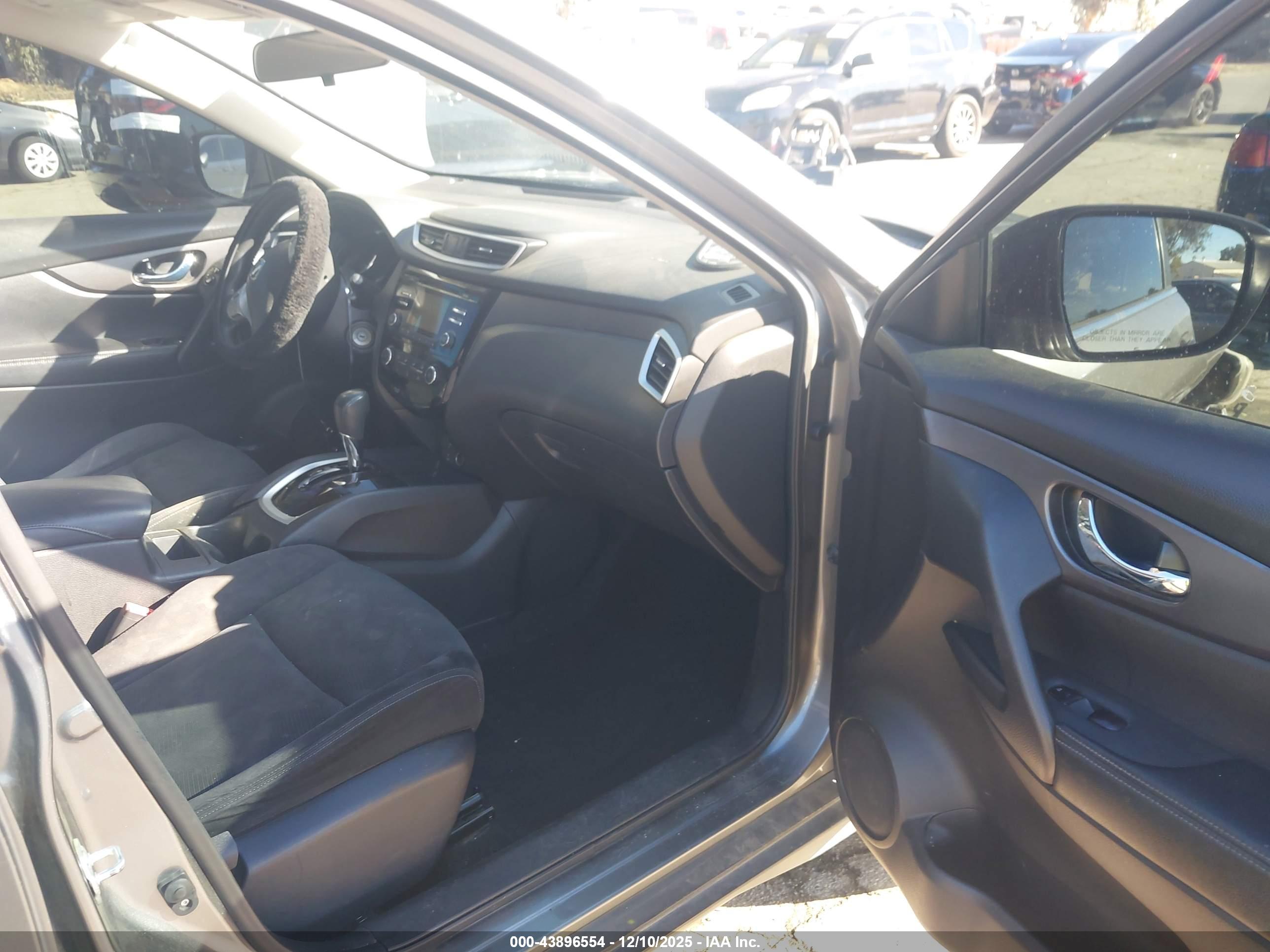 NISSAN ROGUE image 5
