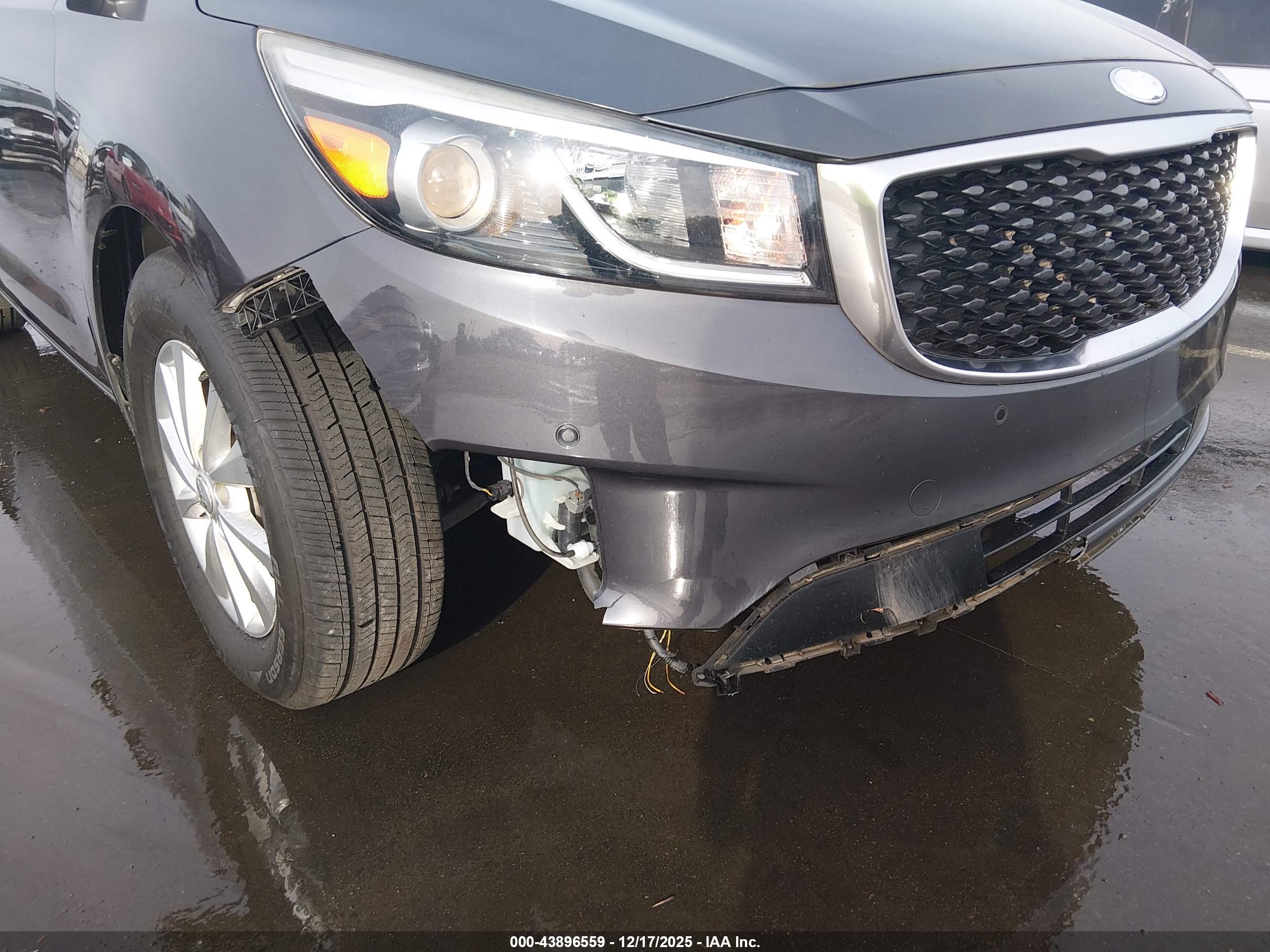 KIA SEDONA image 6