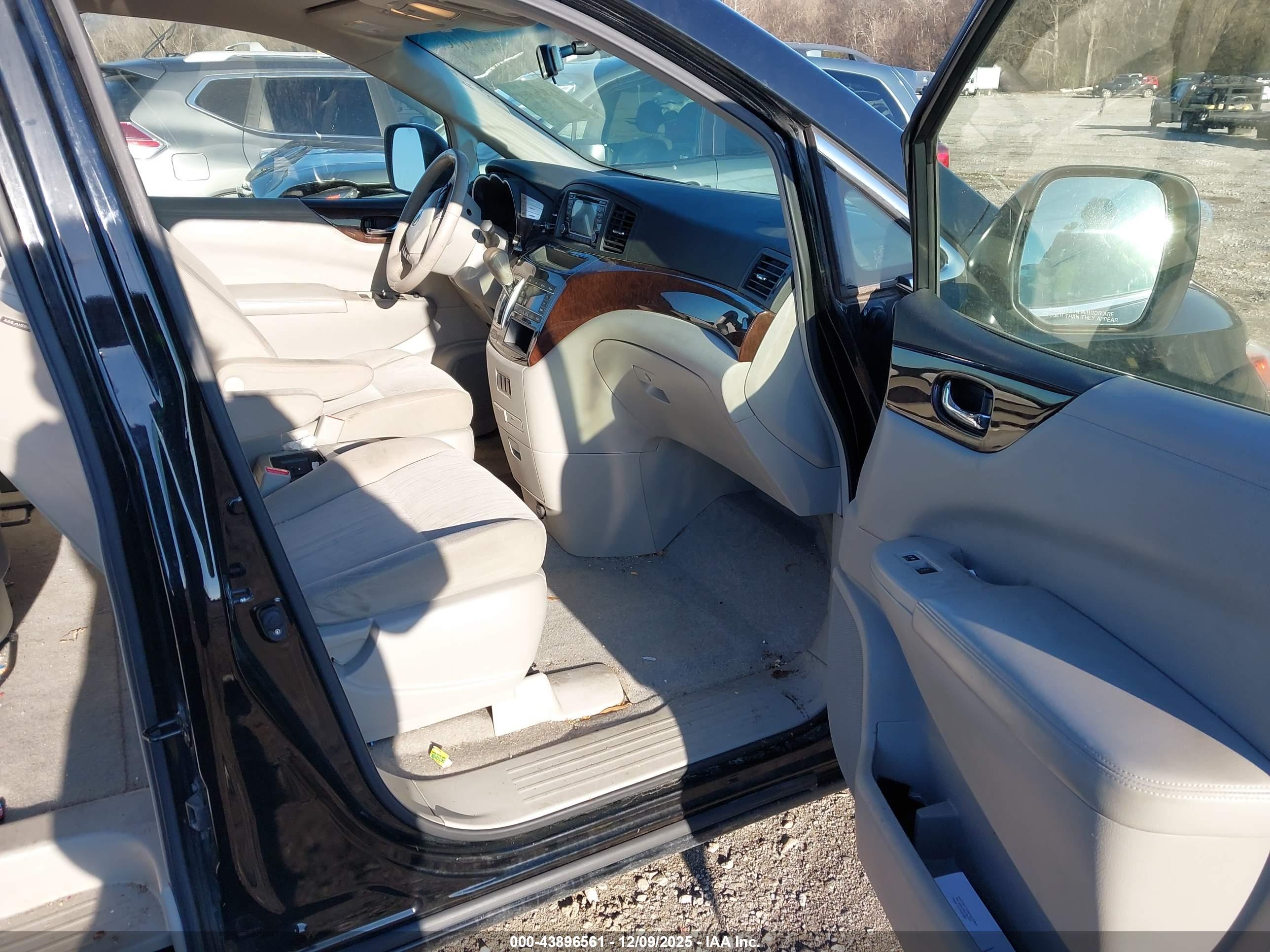 NISSAN QUEST image 5