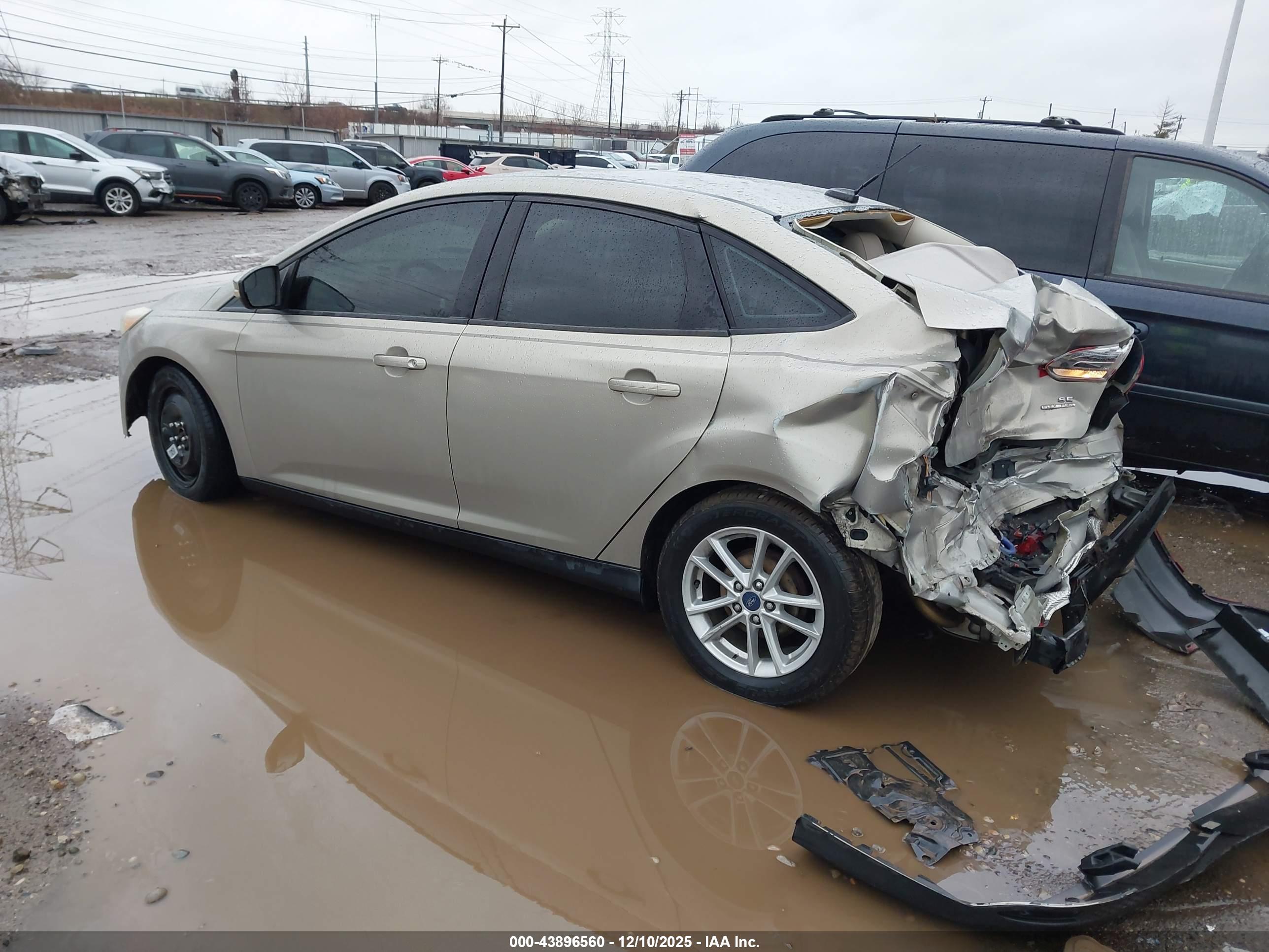 FORD FOCUS image 3