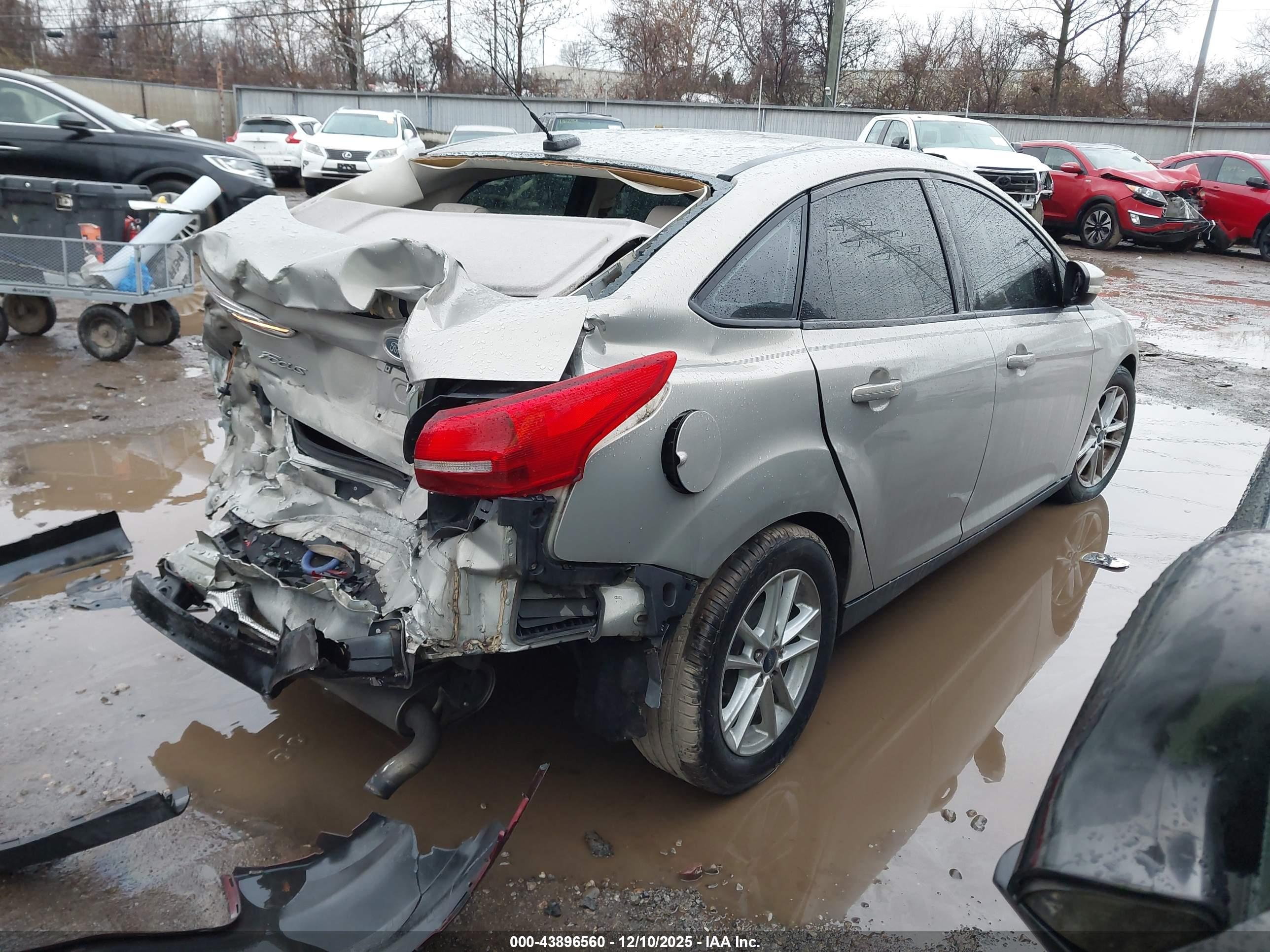 FORD FOCUS image 4