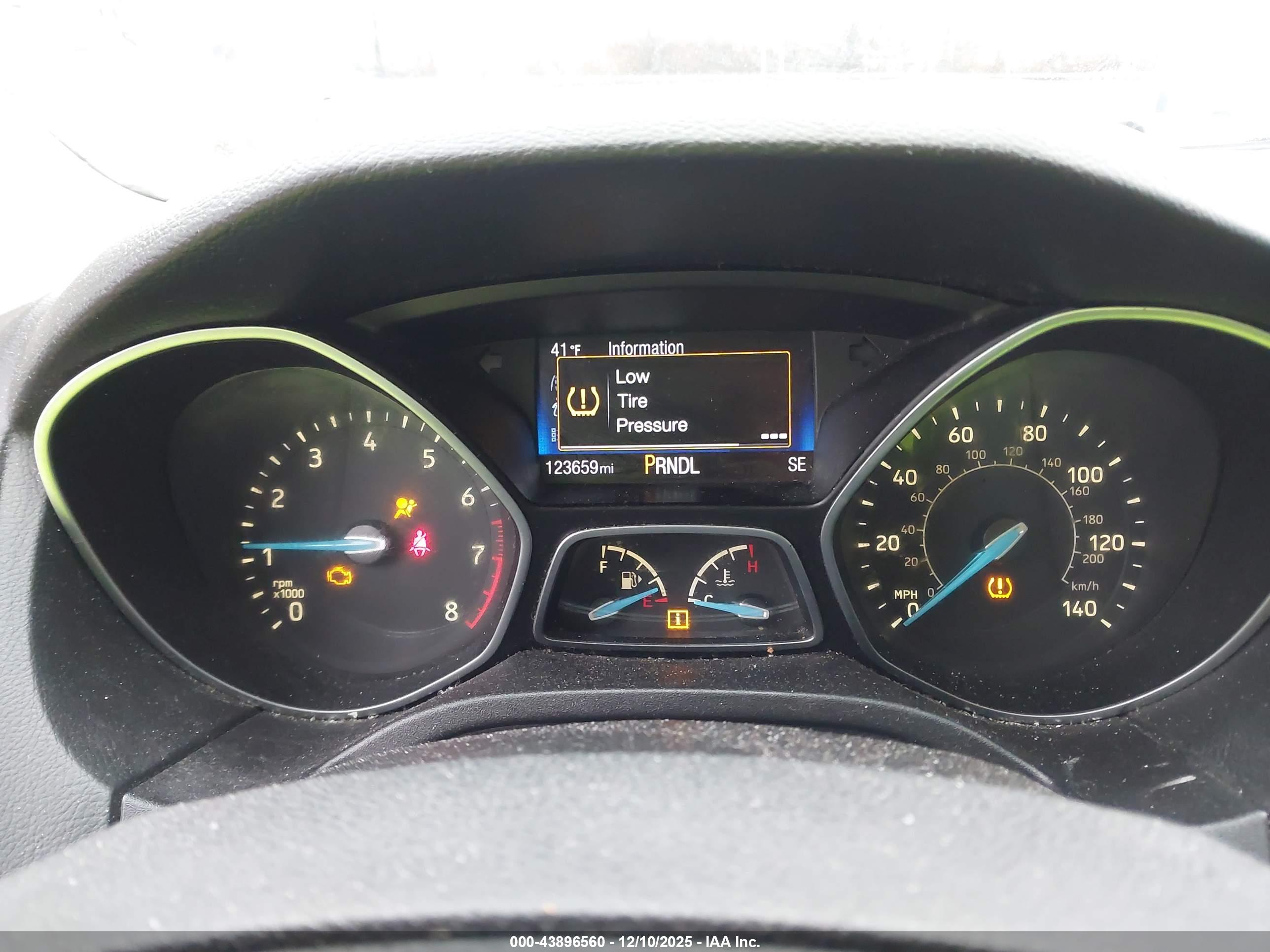 FORD FOCUS image 7