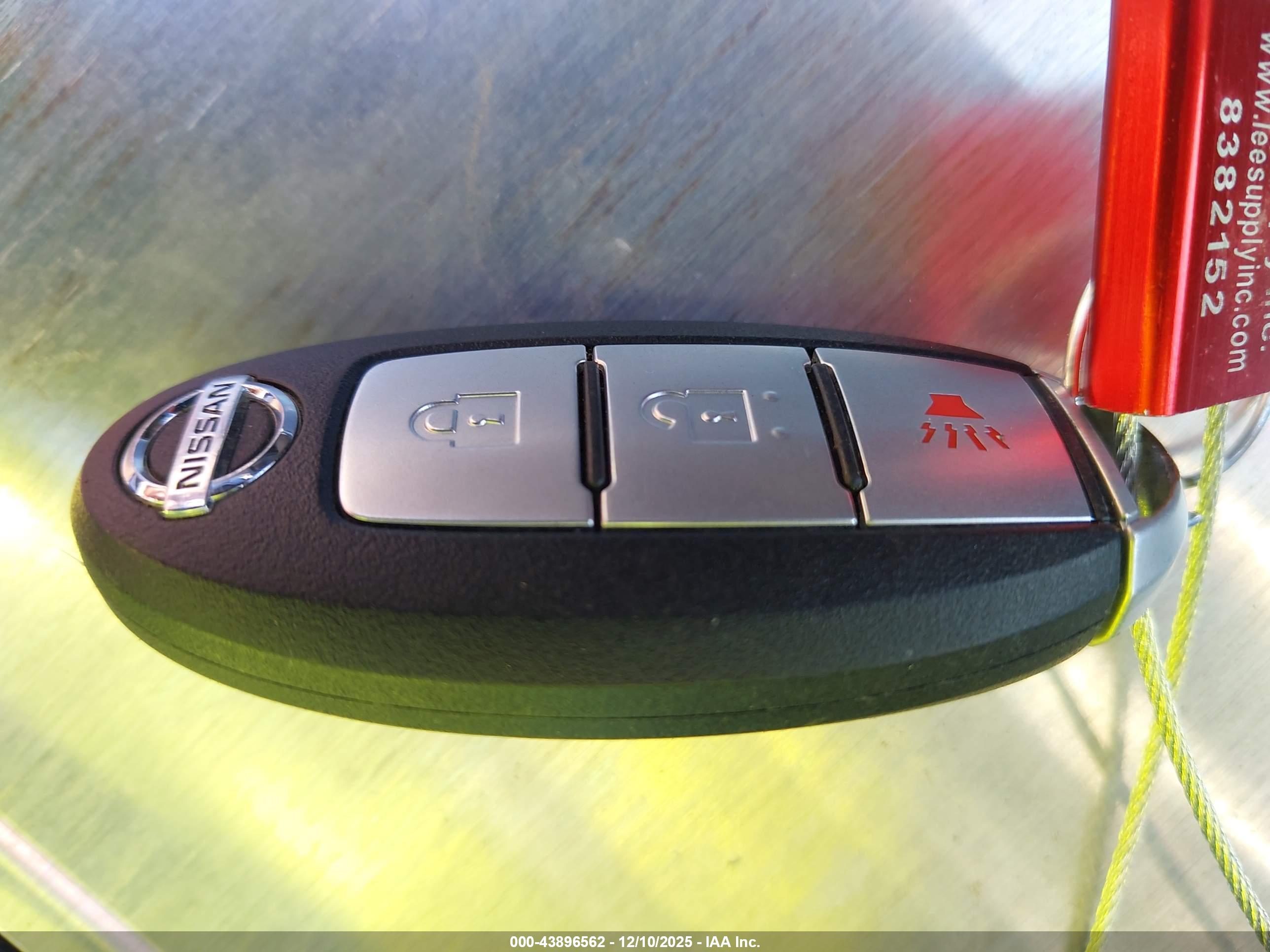 NISSAN ROGUE image 11