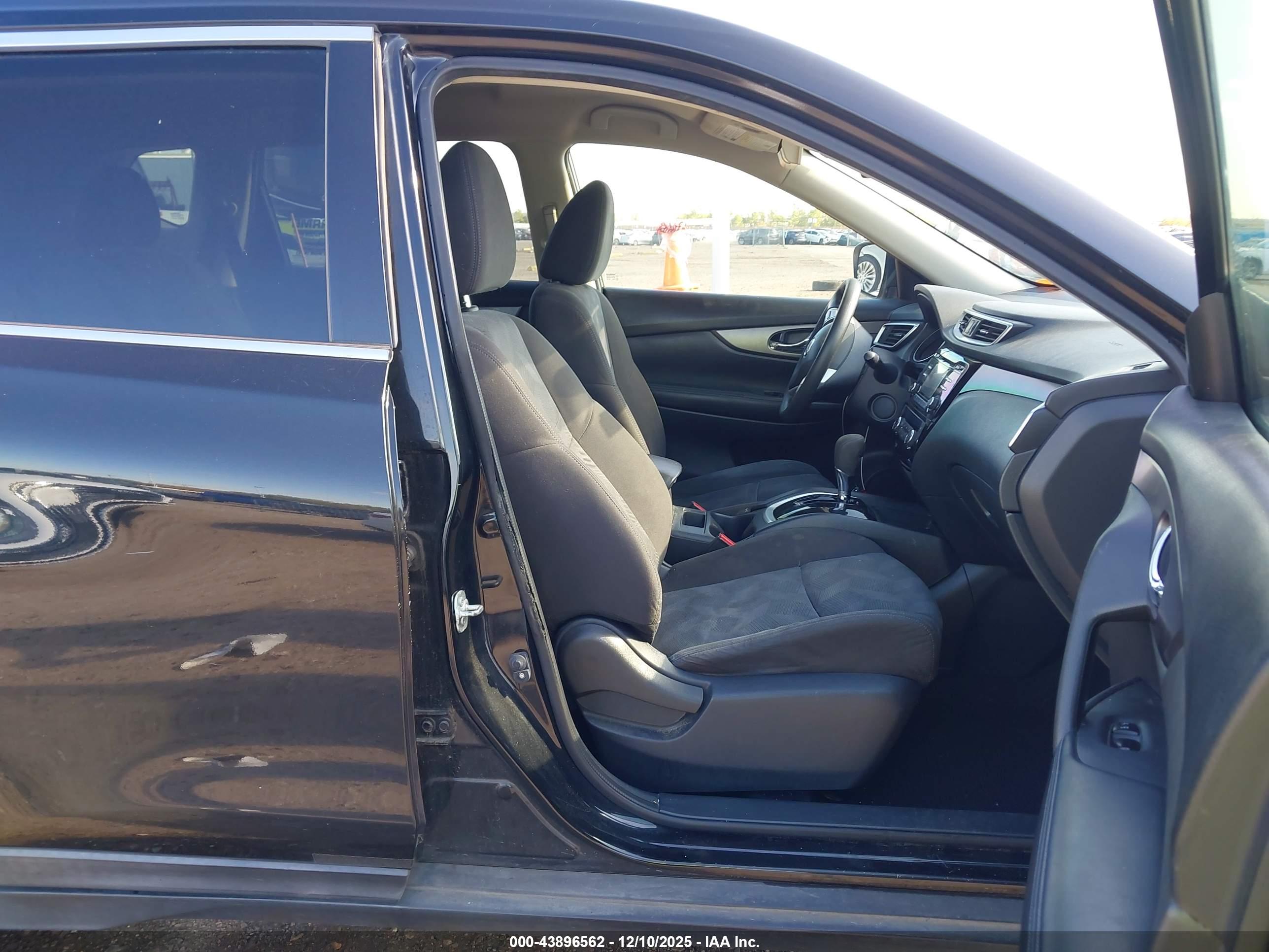 NISSAN ROGUE image 5