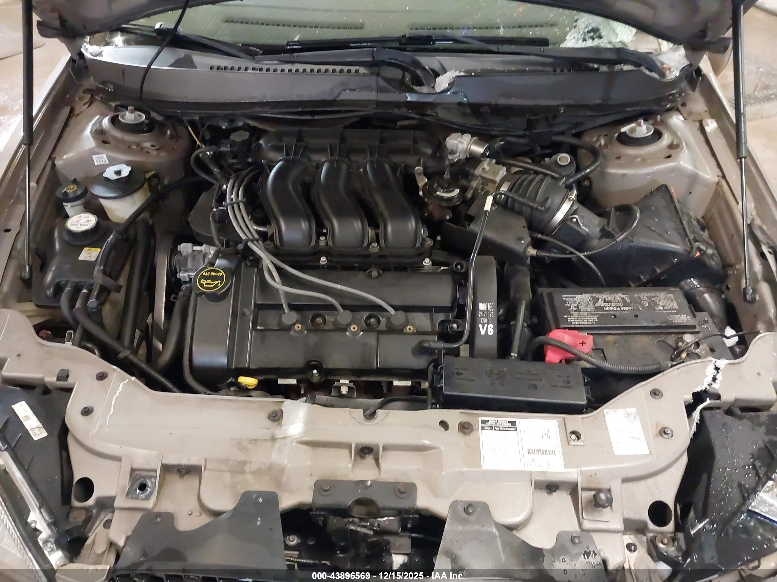 FORD TAURUS image 10