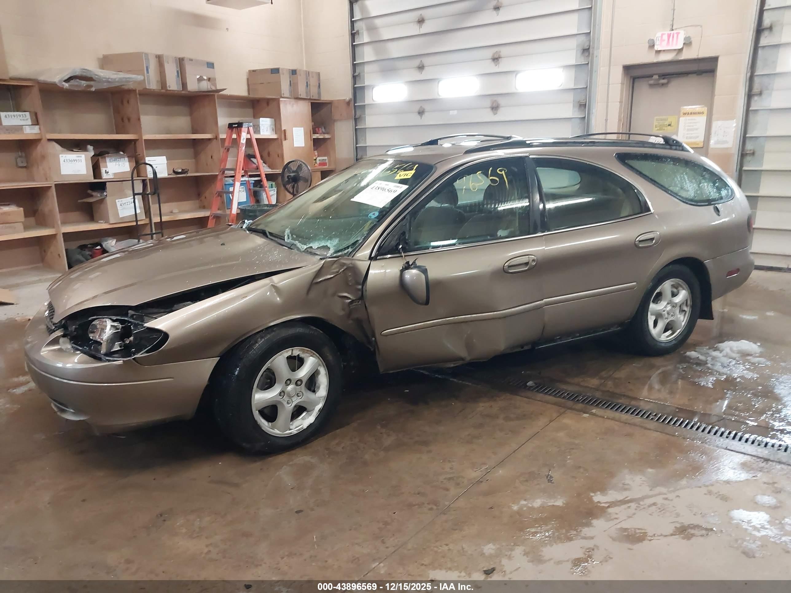 FORD TAURUS image 2