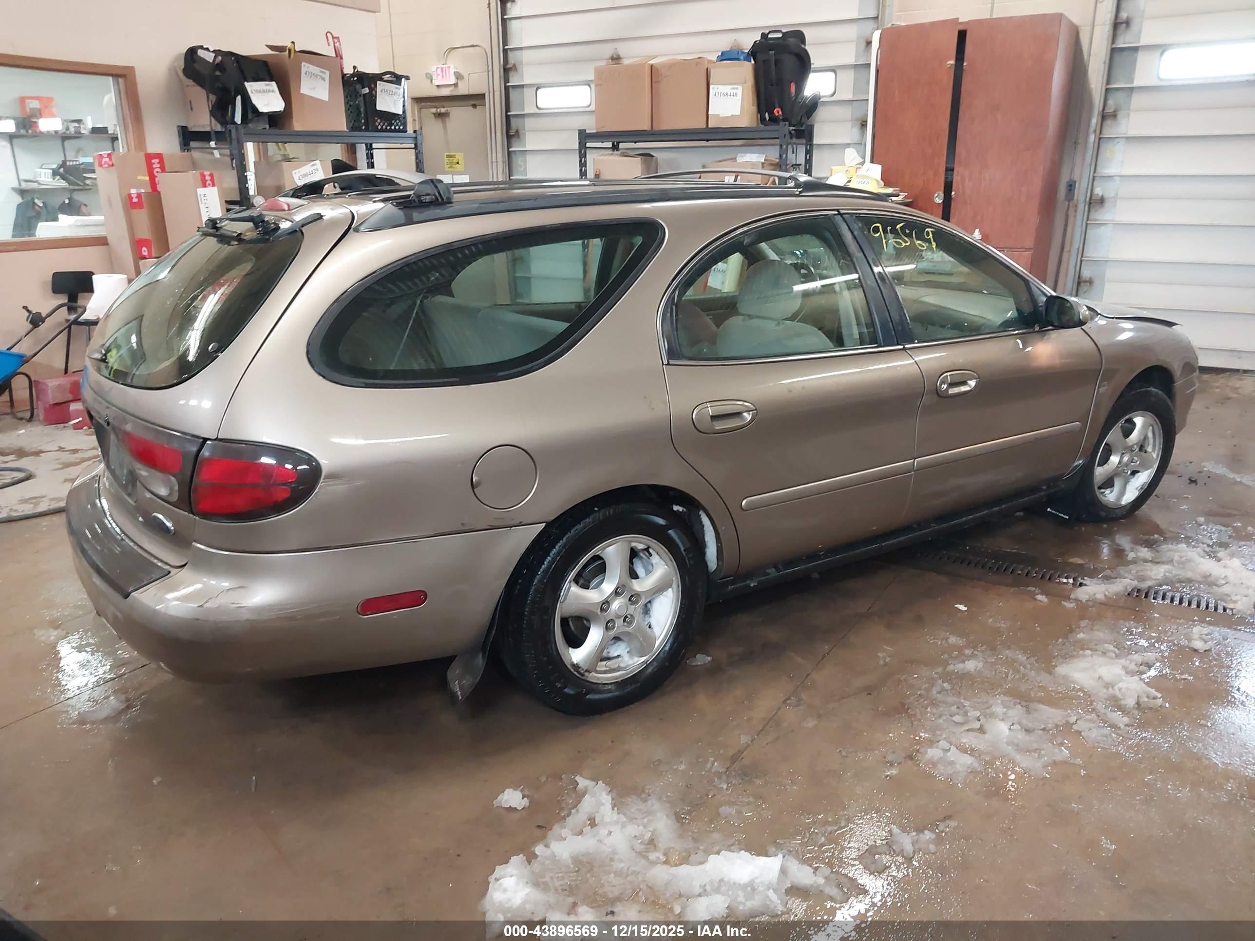FORD TAURUS image 4